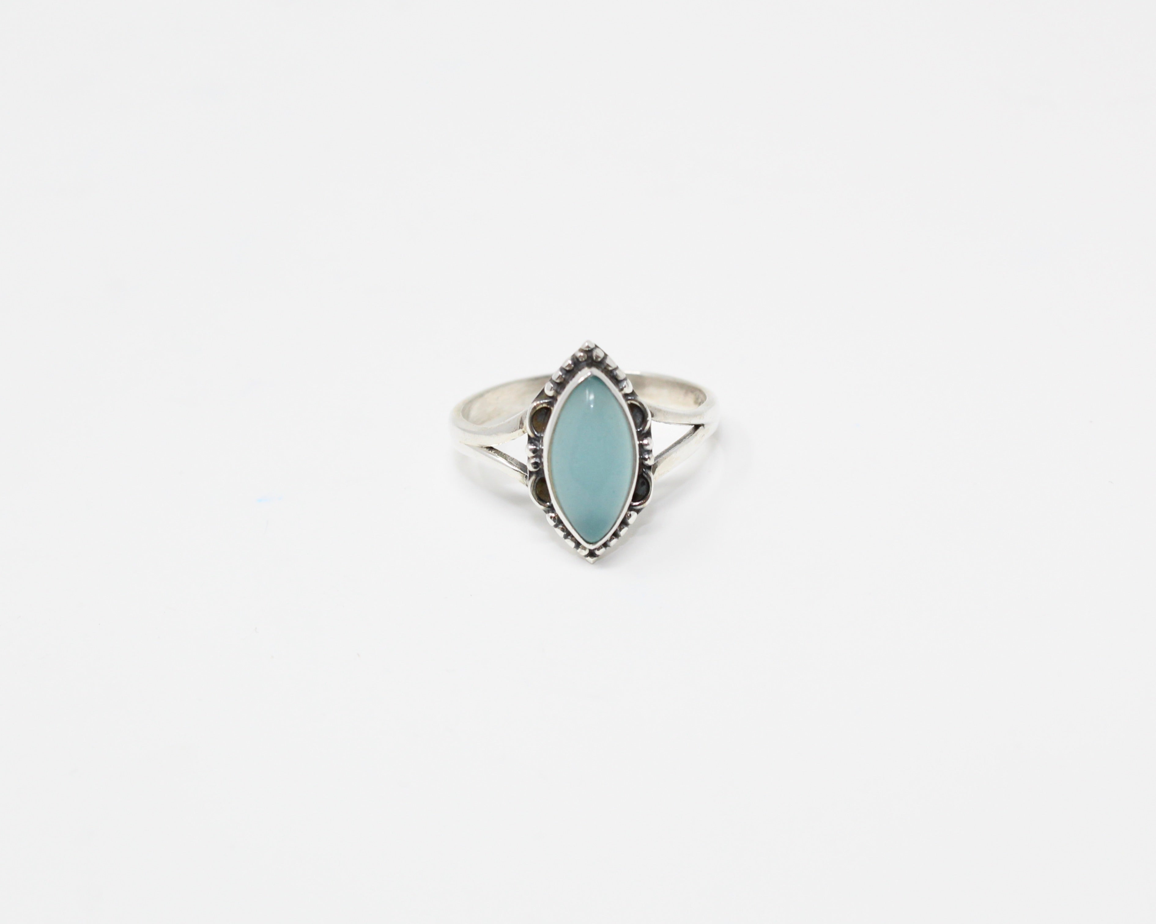 PERSÉVÉRANCE, bague argent sterling et pierre semi-précieuse, calcédoine bleue.