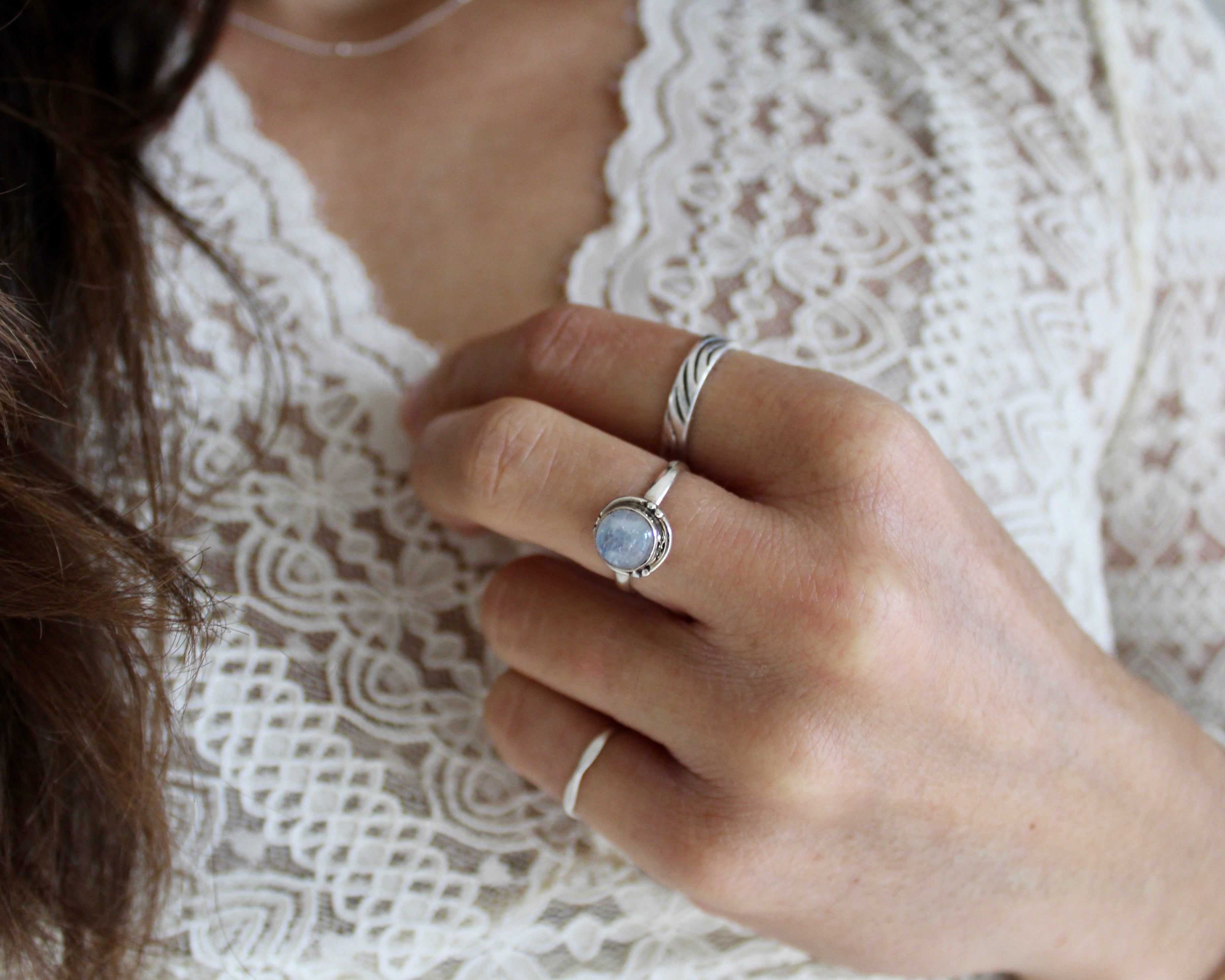 FÉLICITÉ, bague argent sterling et pierre semi-précieuse, pierre de lune.