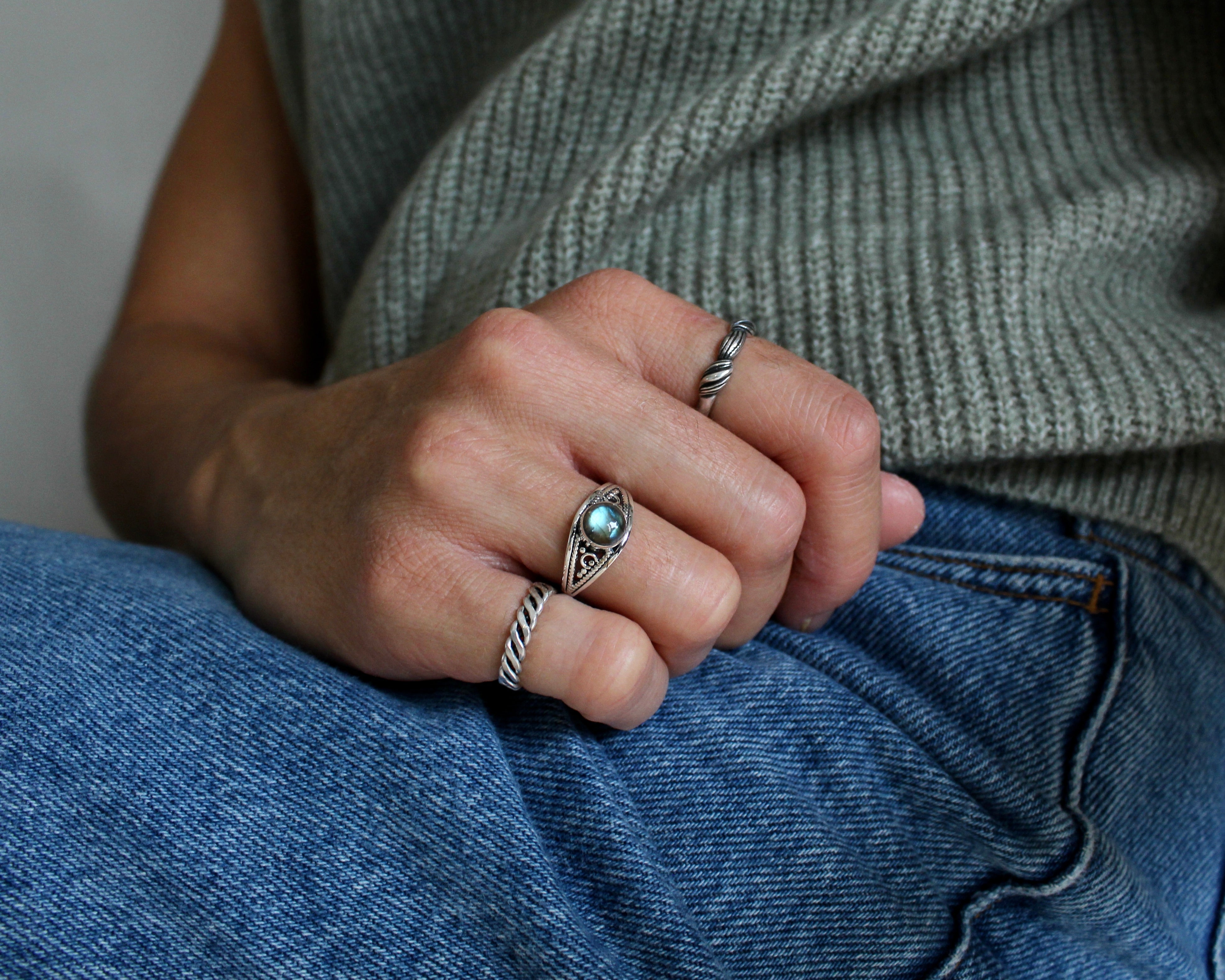SAVANTE, bague argent sterling et pierre semi-précieuse, Labradorite.