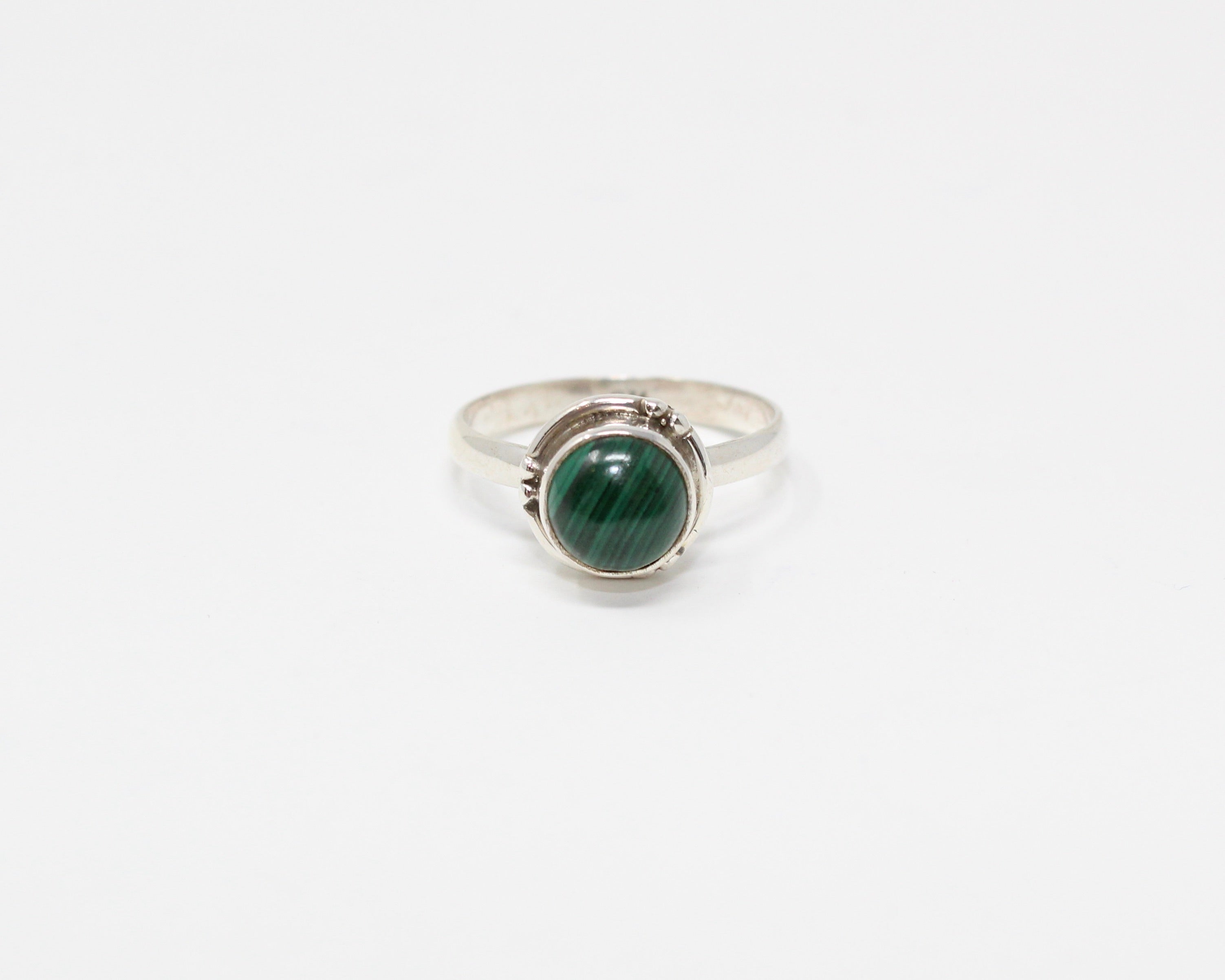 FÉLICITÉ, bague argent sterling et pierre semi-précieuse, malachite.