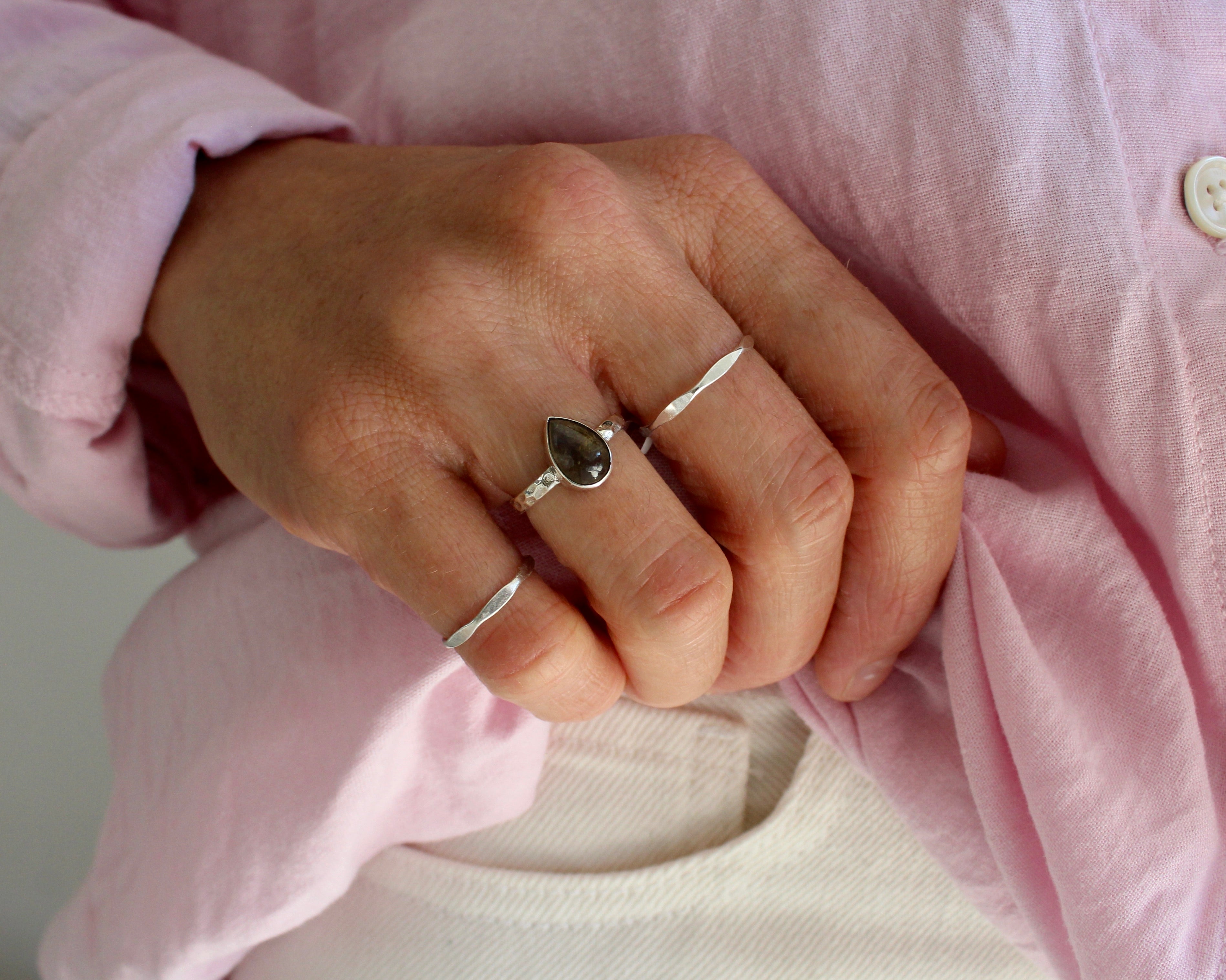 RADIEUSE, bague argent sterling, labradorite.