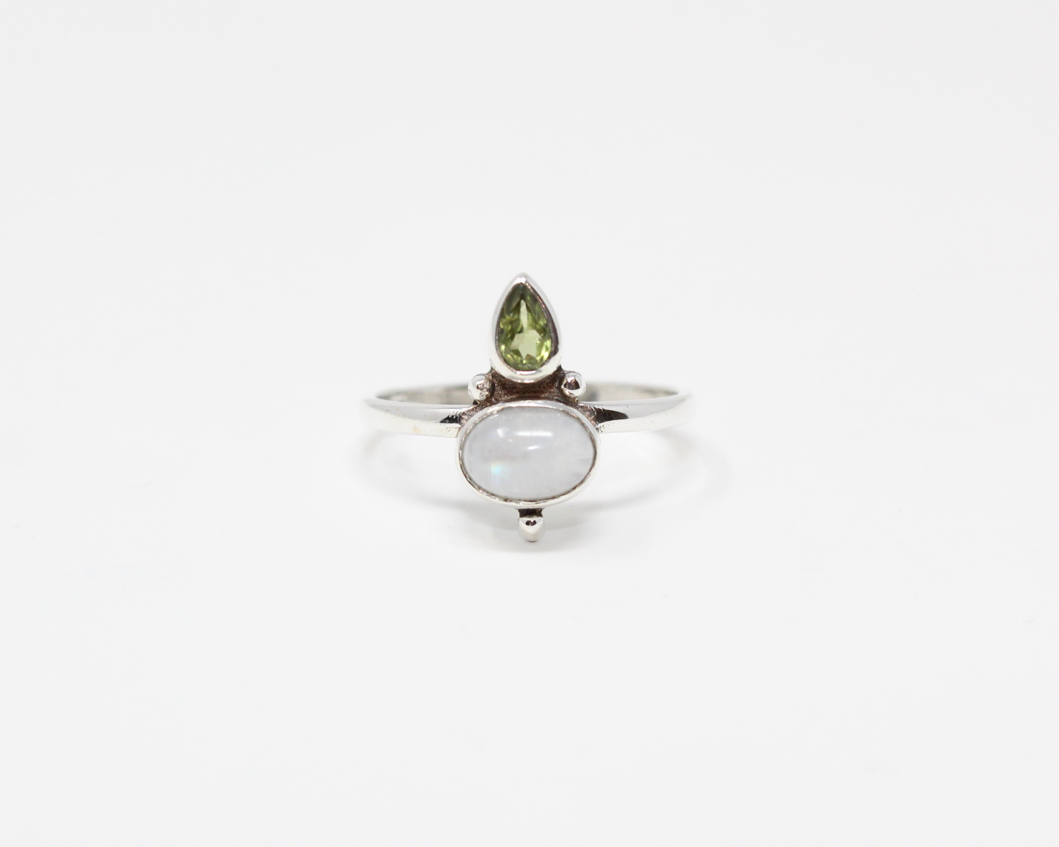 MERVEILLE, bague argent sterling et pierre semi-précieuse, pierre de lune & péridot.