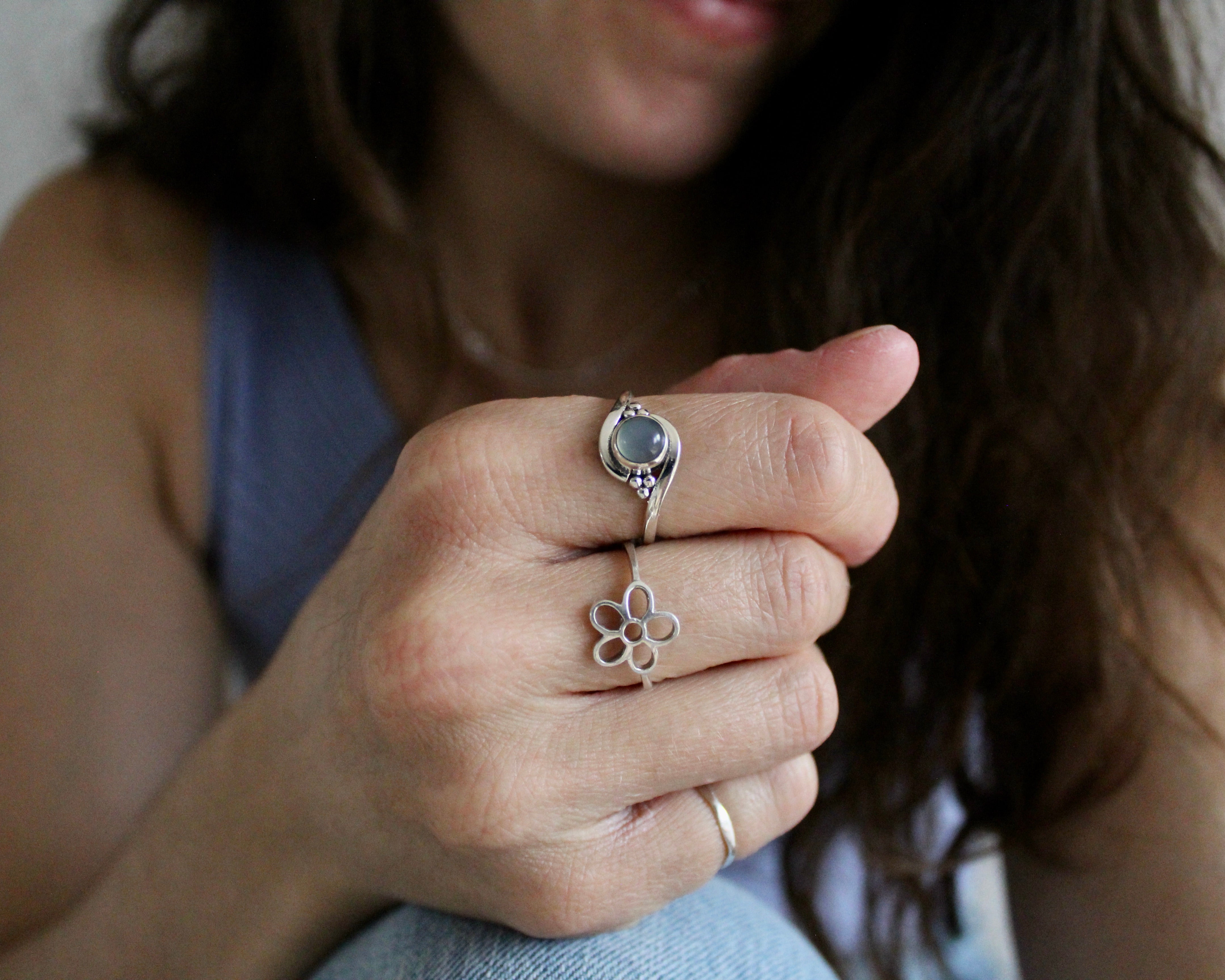 FINESSE, bague argent sterling et pierre semi-précieuse, calcédoine bleu.