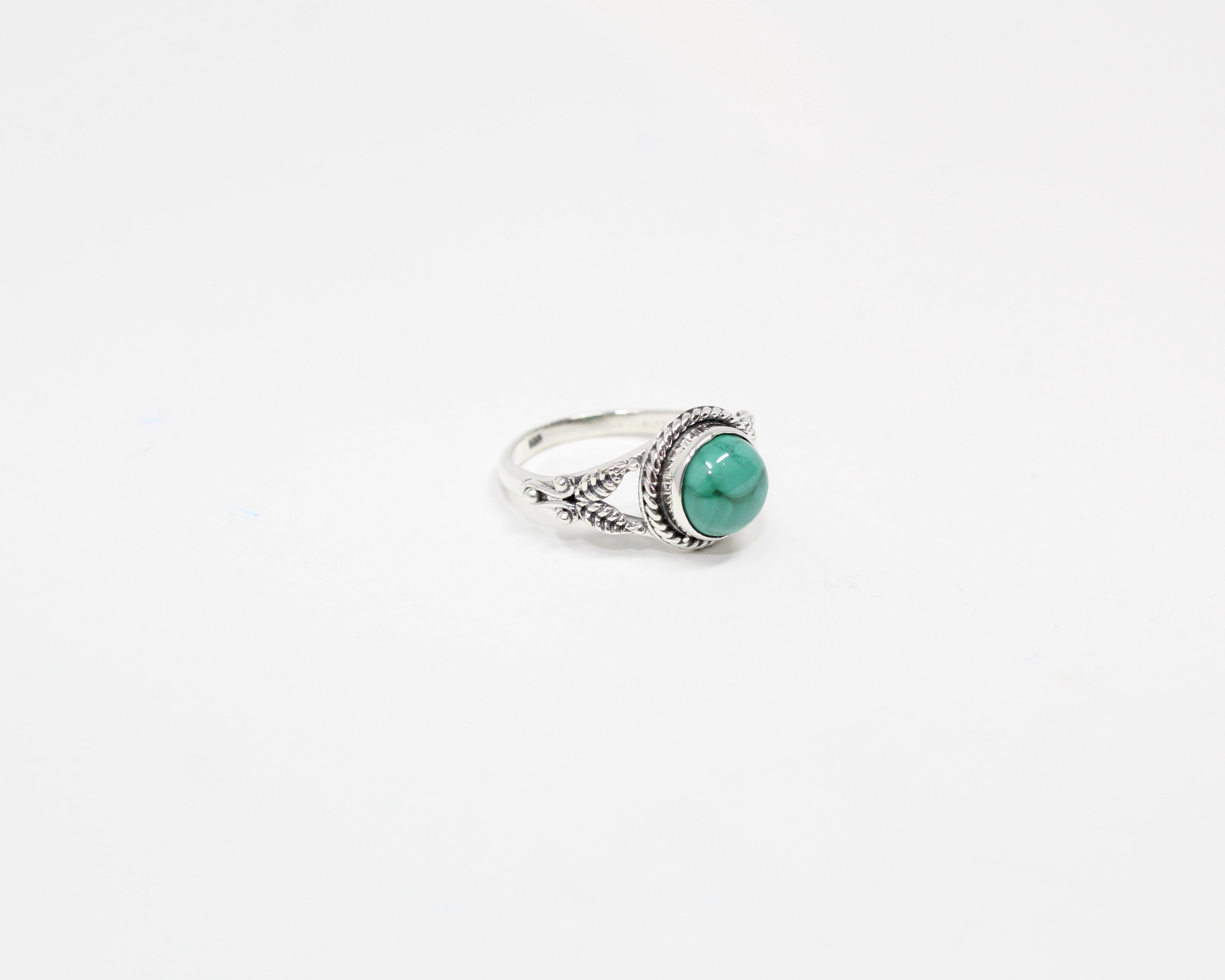 BELLE, bague argent et pierre semi-précieuse, malachite.