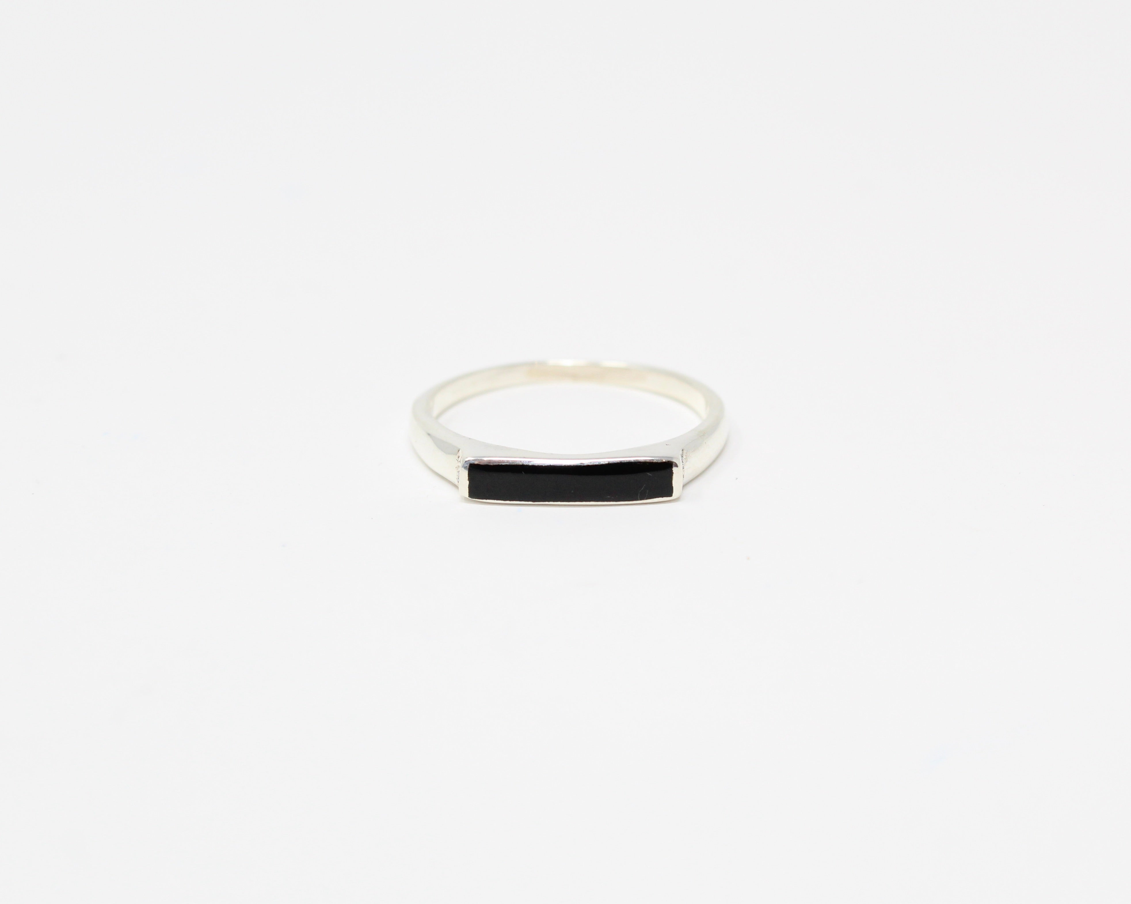 LÉO, bague argent sterling et onyx, pierre semi-précieuse.