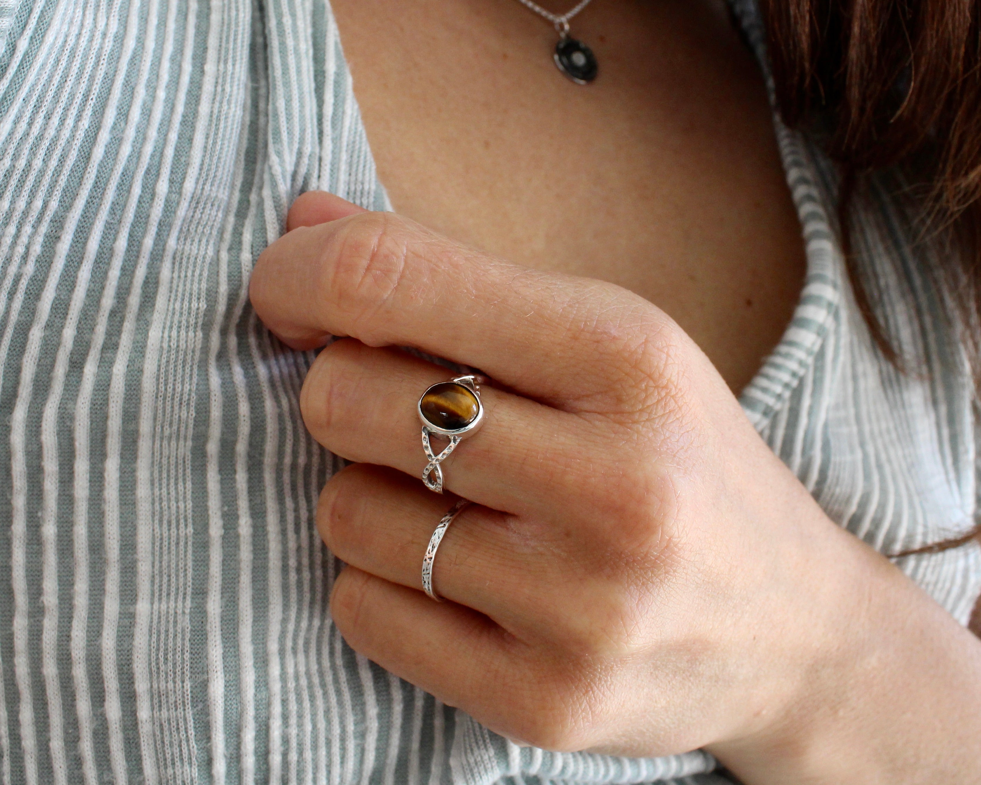 NOBLE, bague argent sterling & pierre semi-précieuse, oeil-de-tigre.