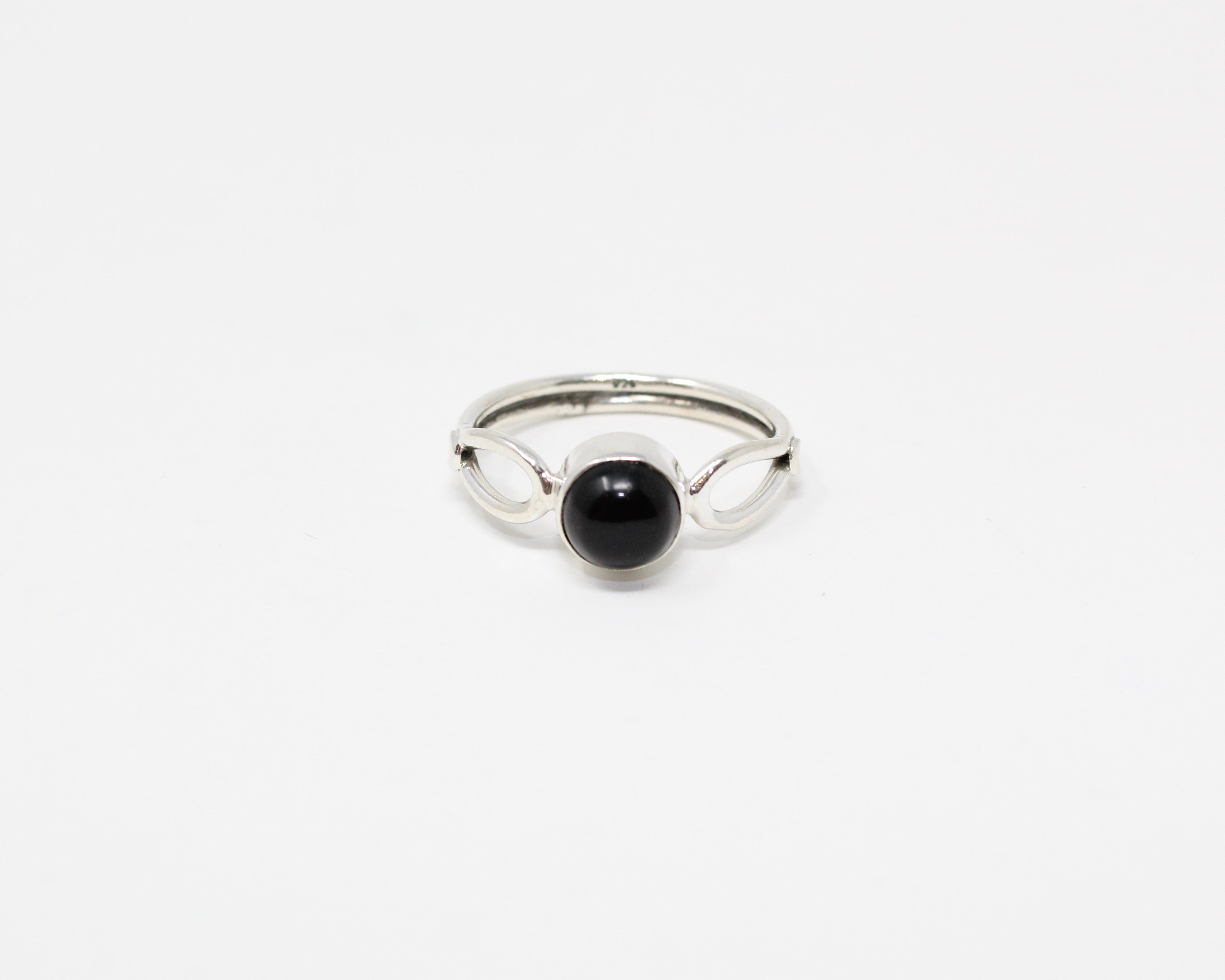 AMITIÉ, bague argent sterling et pierre semi-précieuse, onyx.