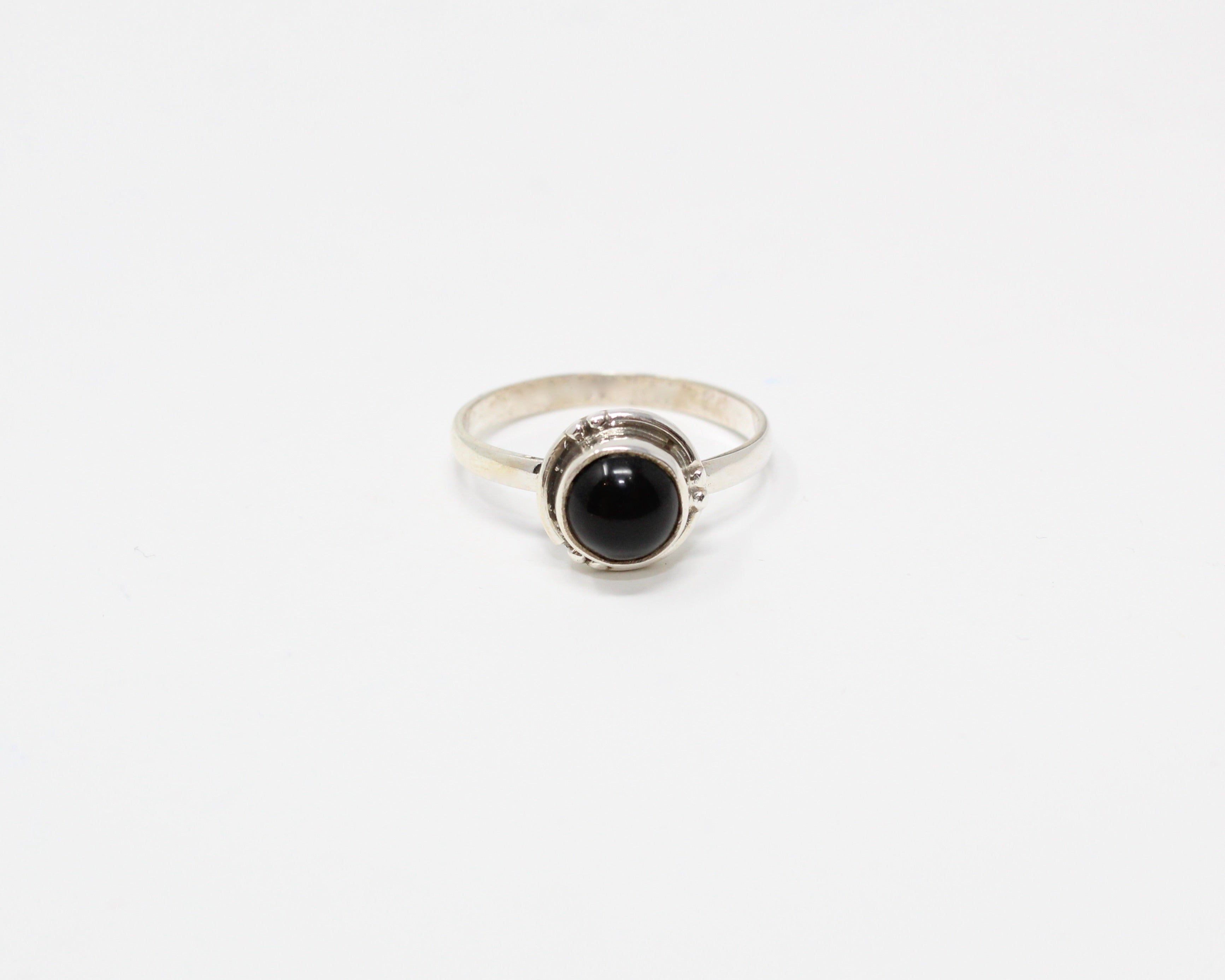 FÉLICITÉ, bague argent sterling et pierre semi-précieuse, onyx.