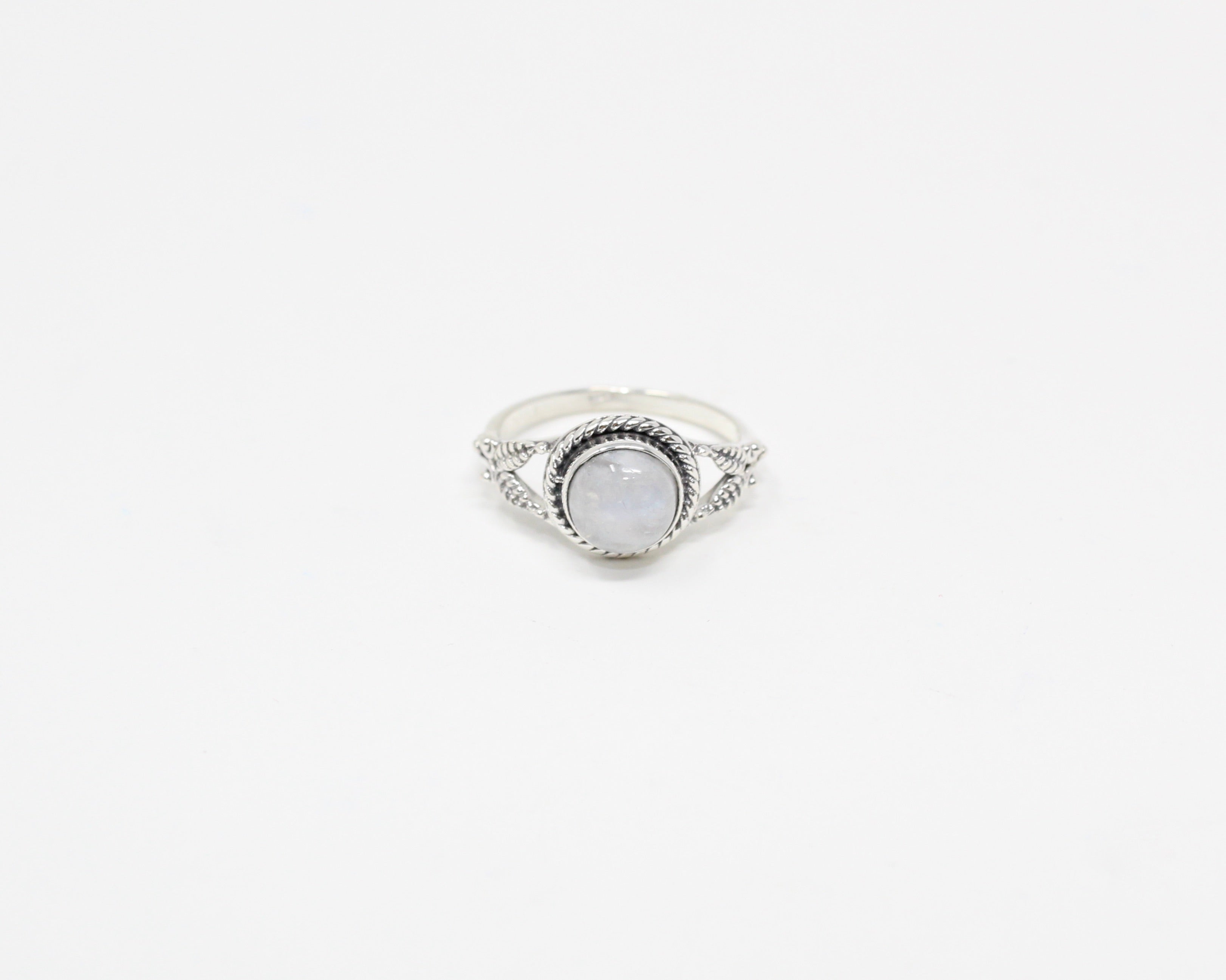 BELLE, bague argent et pierre semi-précieuse, pierre de lune.