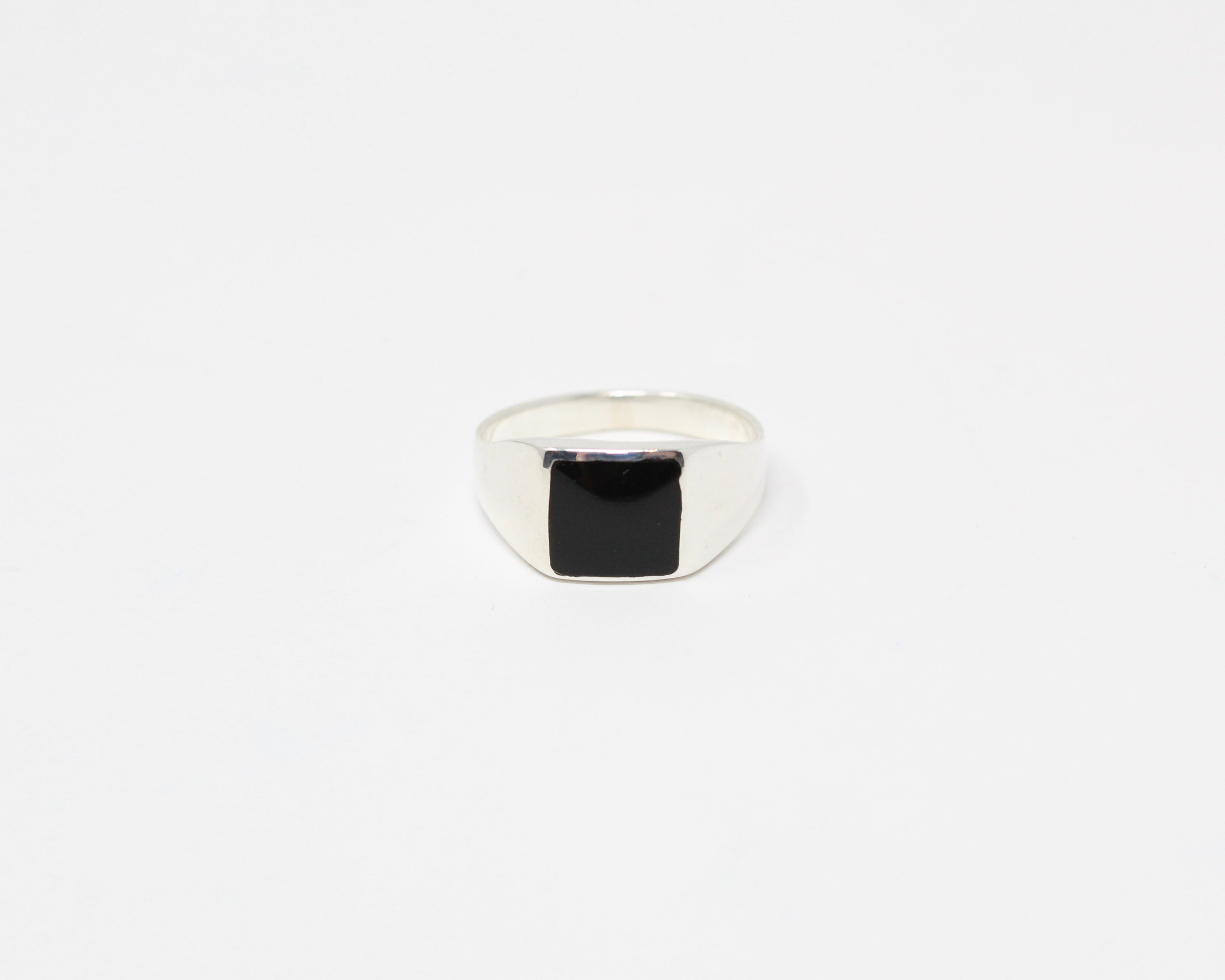 VOROS, bague argent sterling et onyx, pierre semi-précieuse.