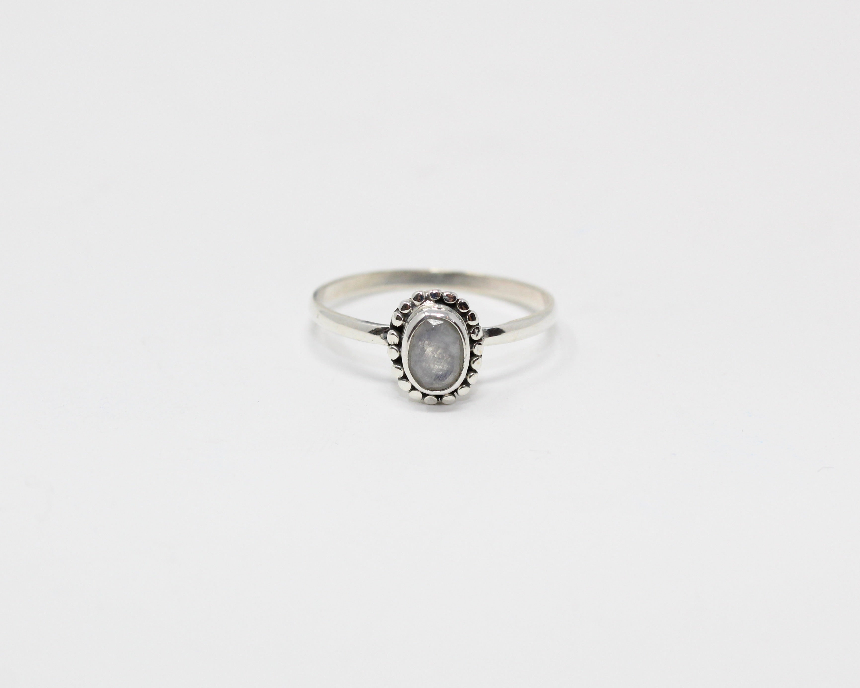 UNIQUE, bague argent sterling et pierre semi-précieuse, pierre de lune.
