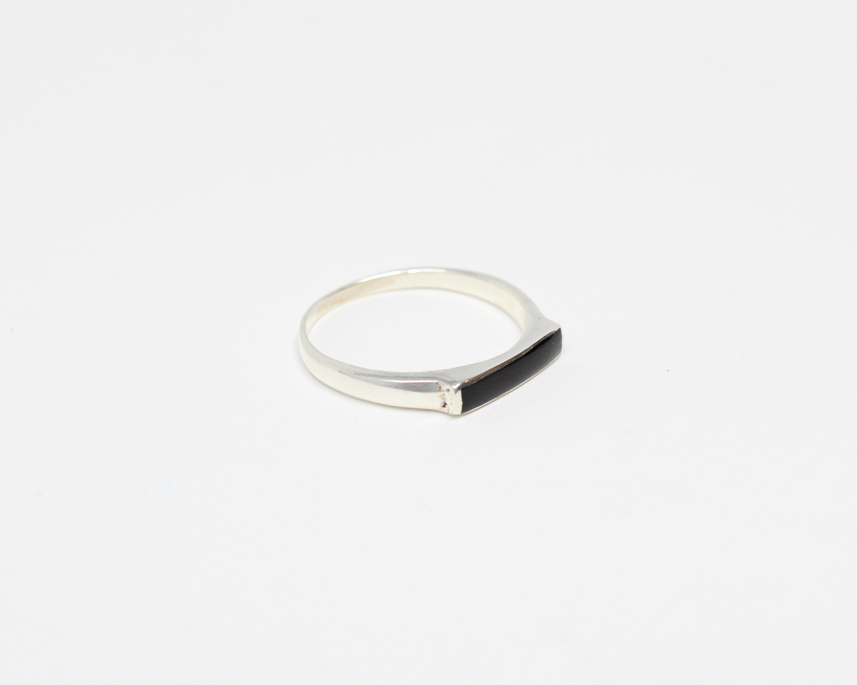 LÉO, bague argent sterling et onyx, pierre semi-précieuse.