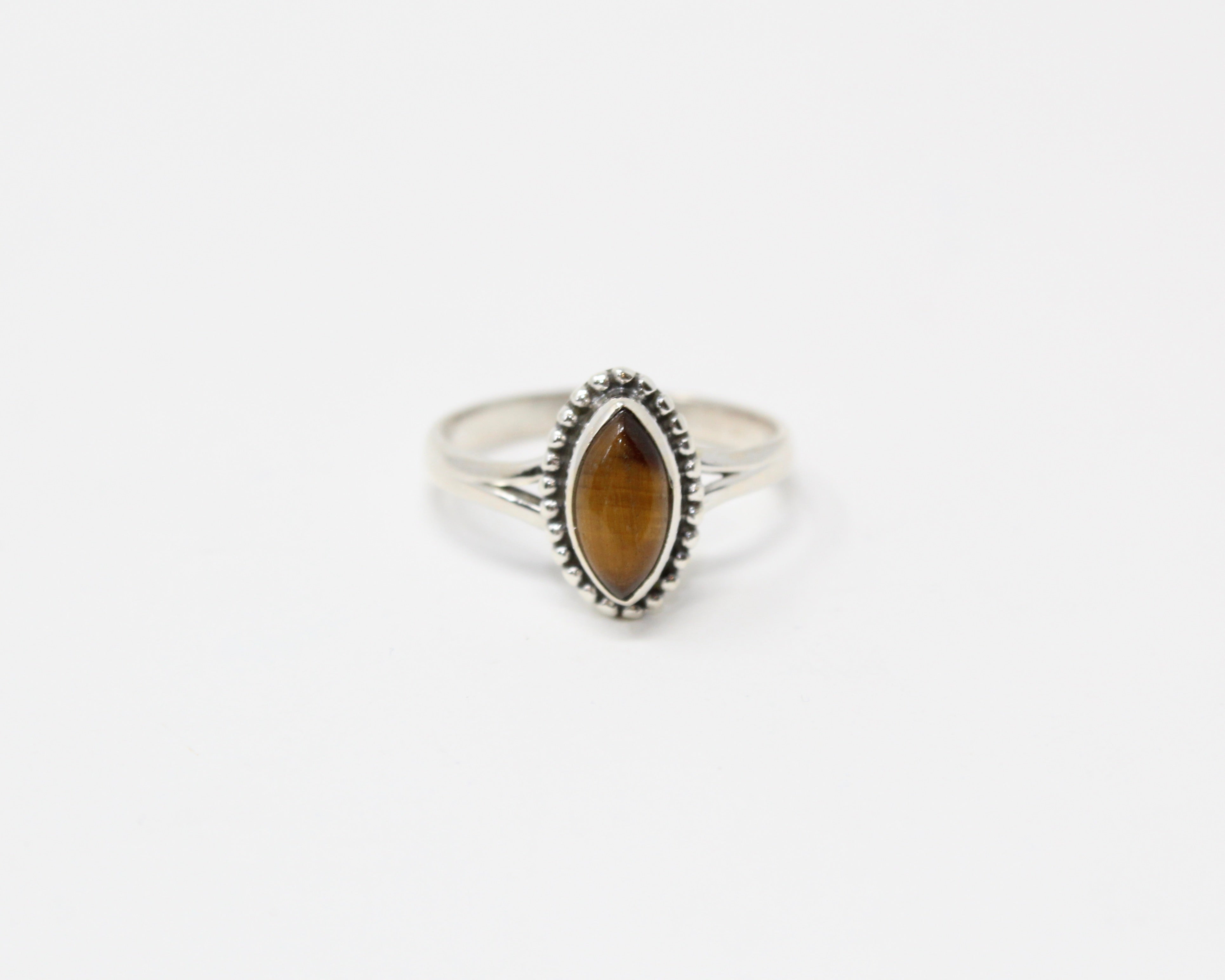Abondance, bague argent sterling et pierre semi-précieuse, oeil-de-tigre.