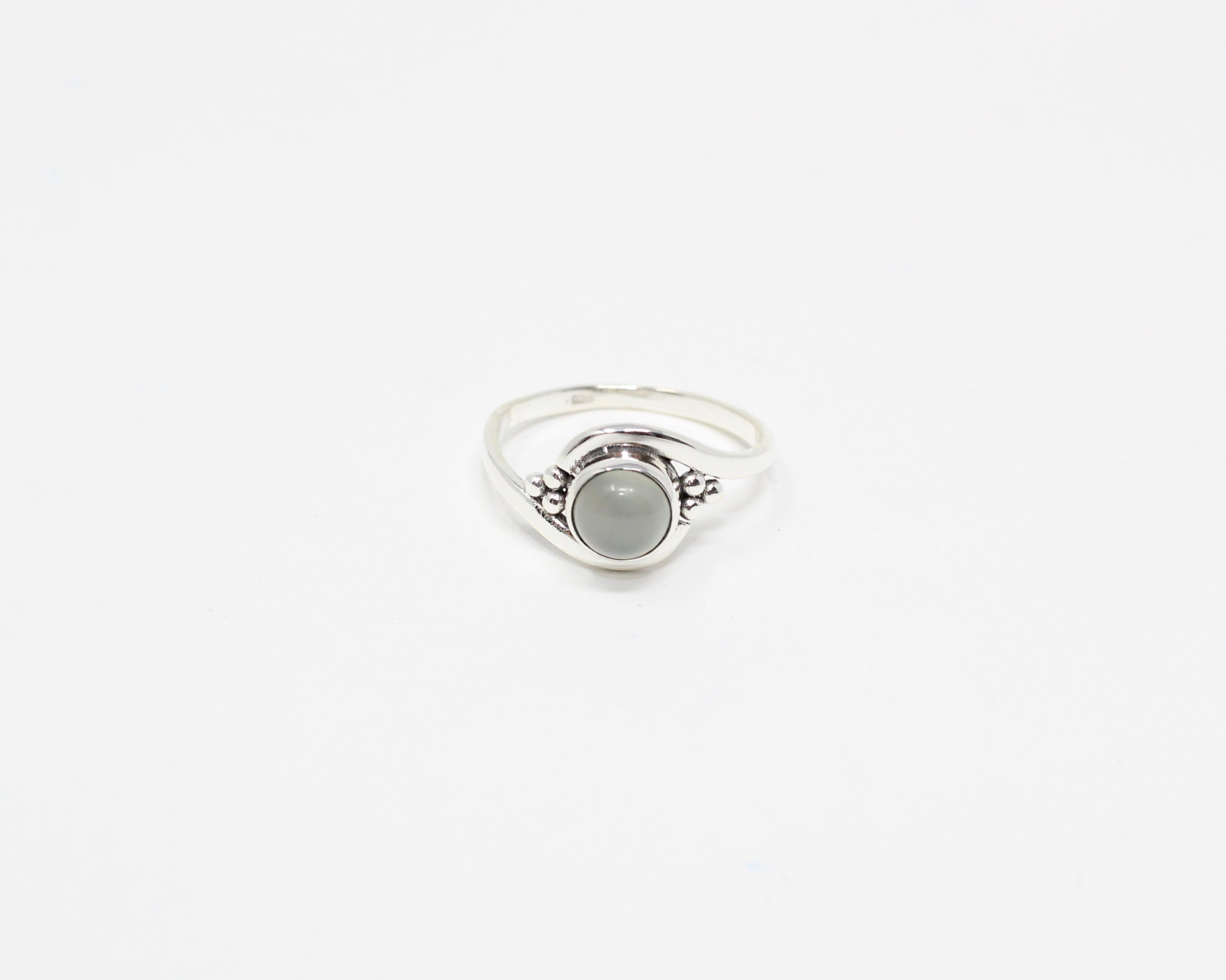 FINESSE, bague argent sterling et pierre semi-précieuse, calcédoine.