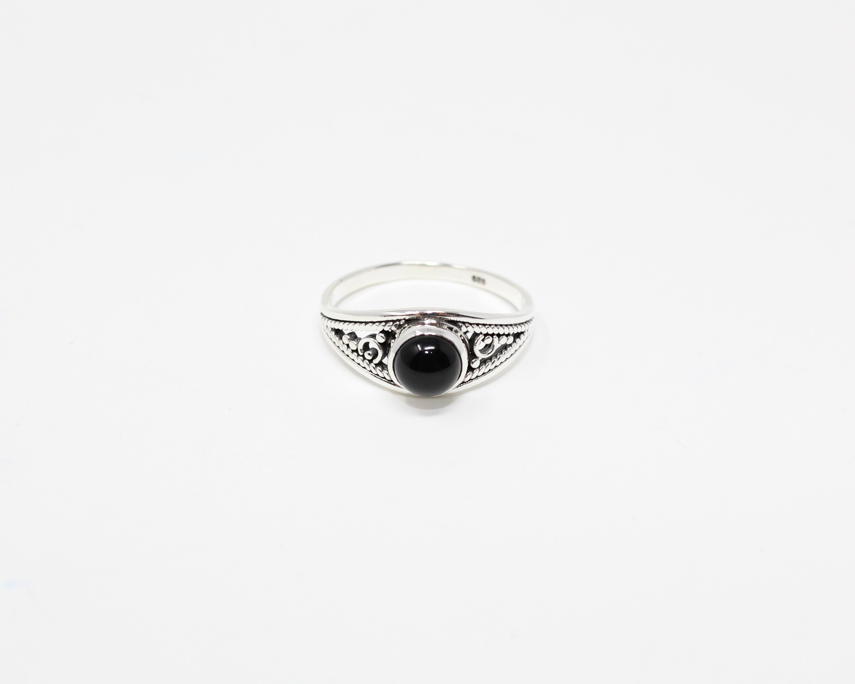 SAVANTE, bague argent sterling et pierre semi-précieuse, onyx.