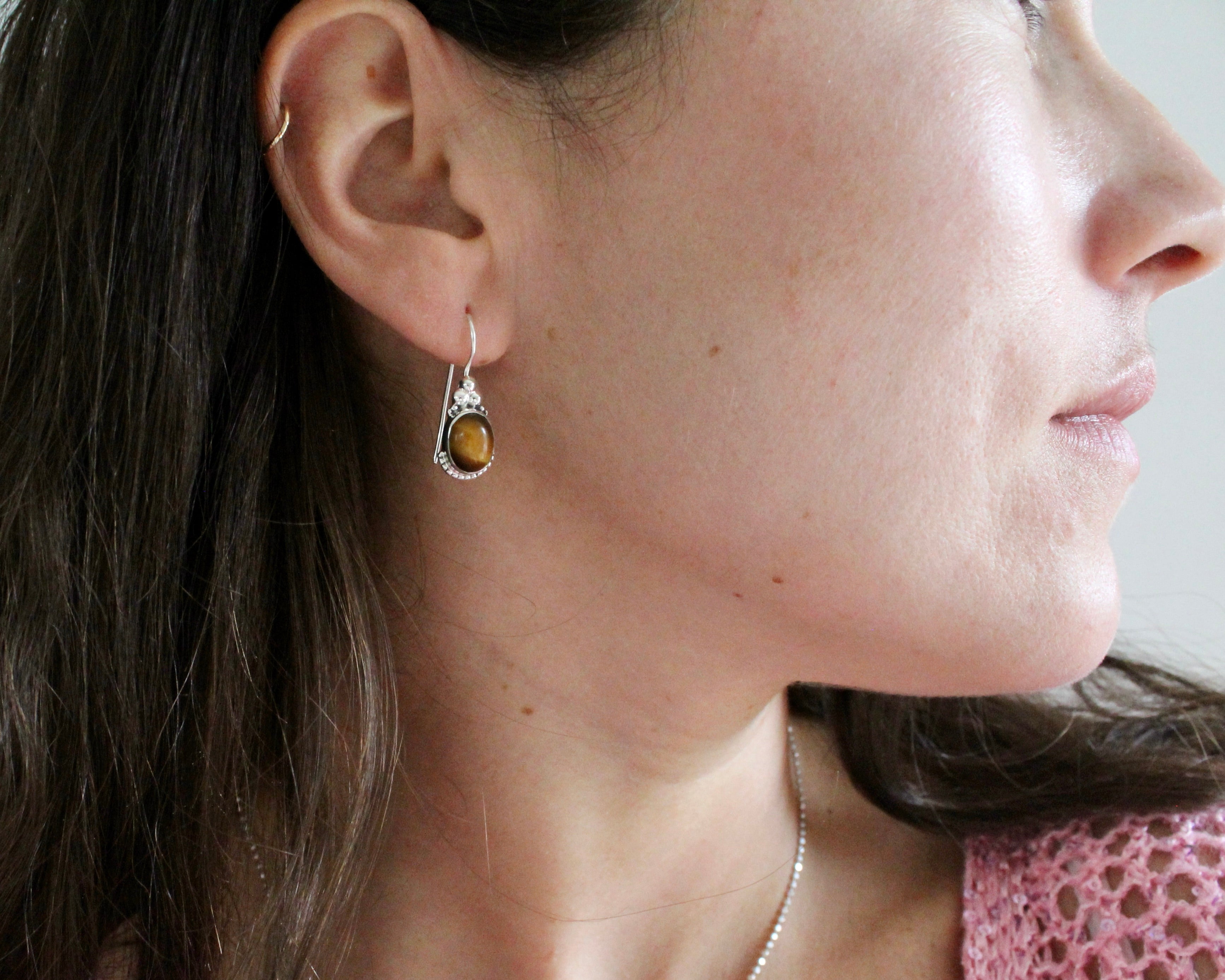 ÉQUILIBRE, boucle d'oreille argent sterling et pierre semi-précieuse, oeil-de-tigre.