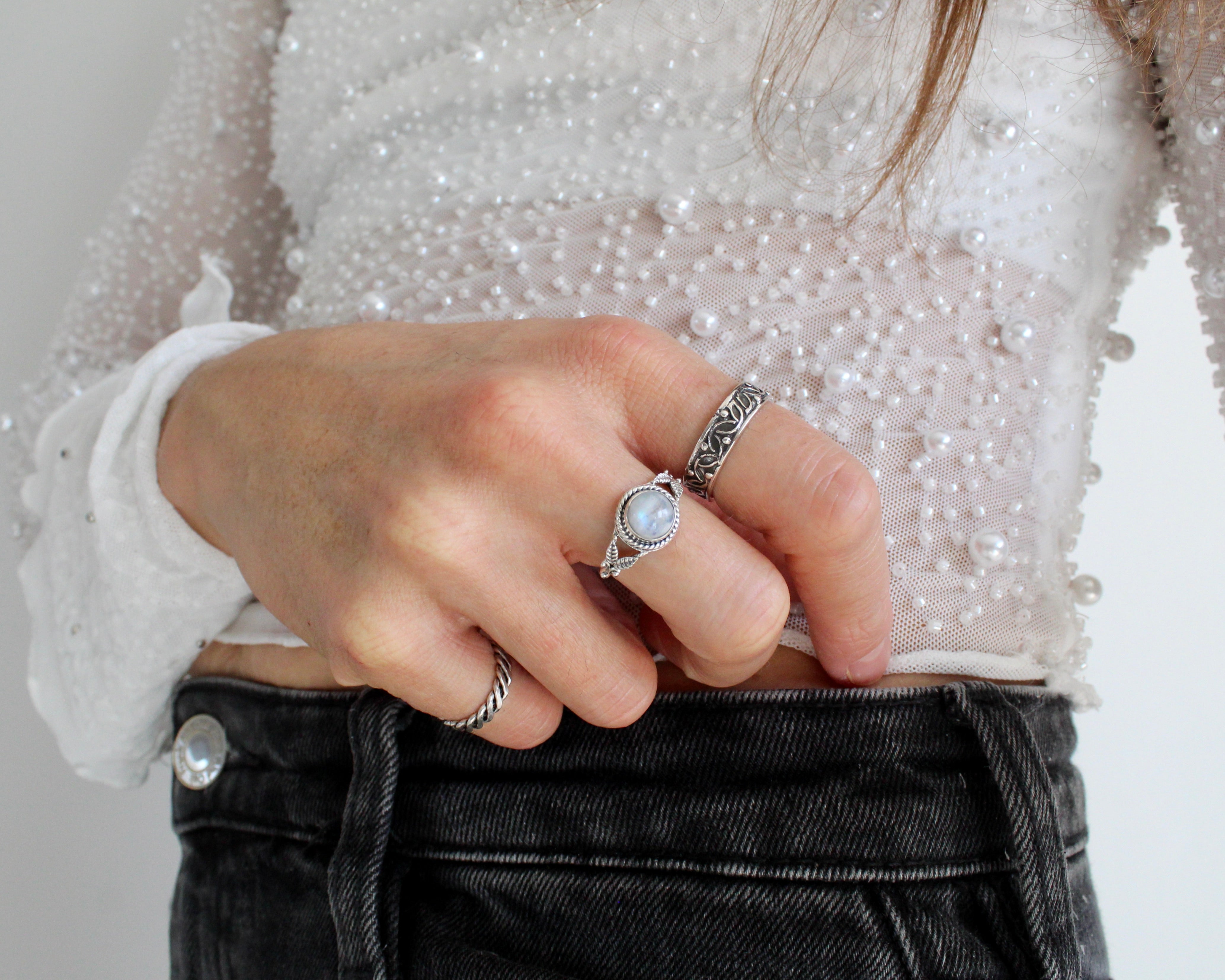 BELLE, bague argent et pierre semi-précieuse, pierre de lune.