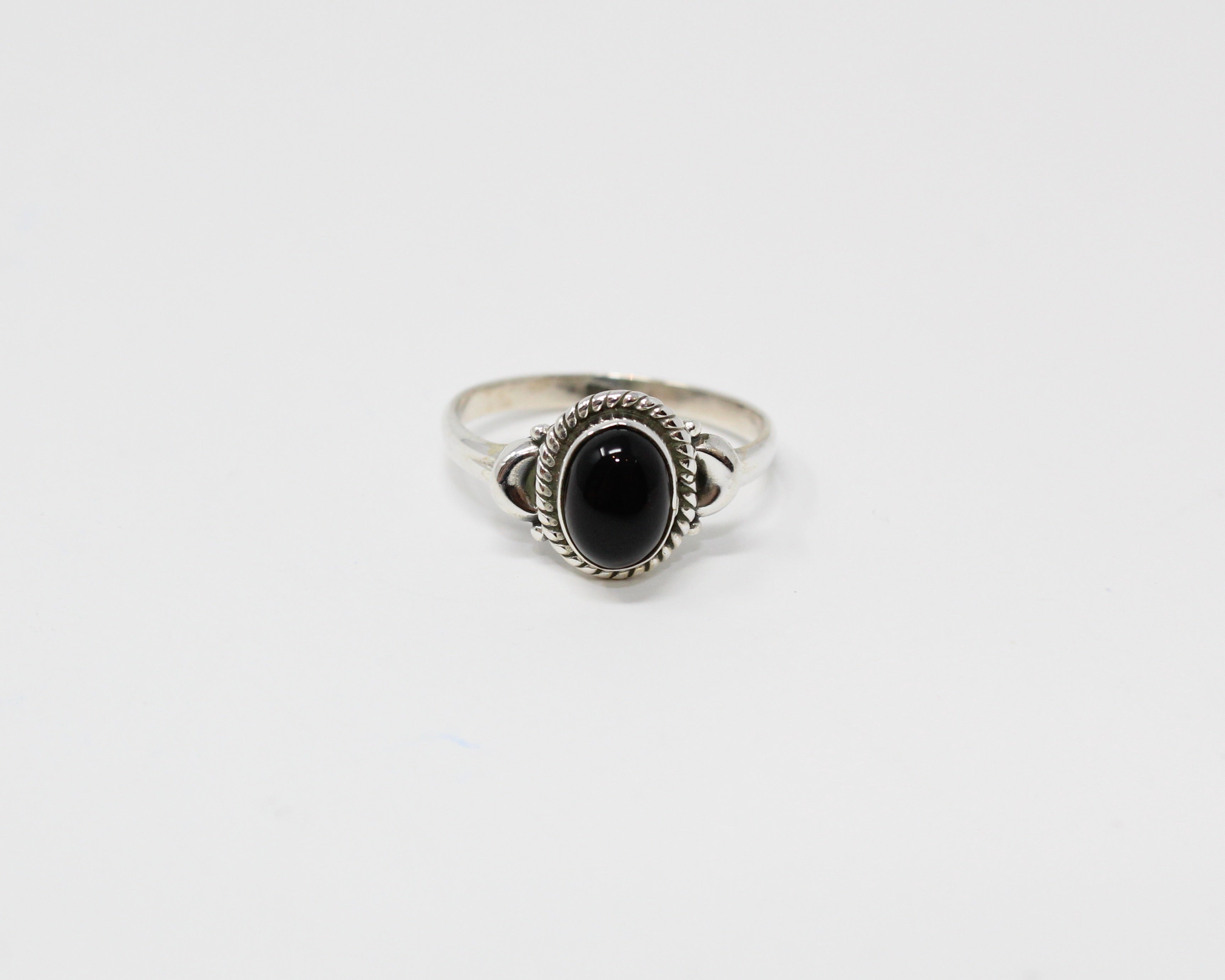 PROTECTION, bague argent et pierre semi-précieuse, onyx