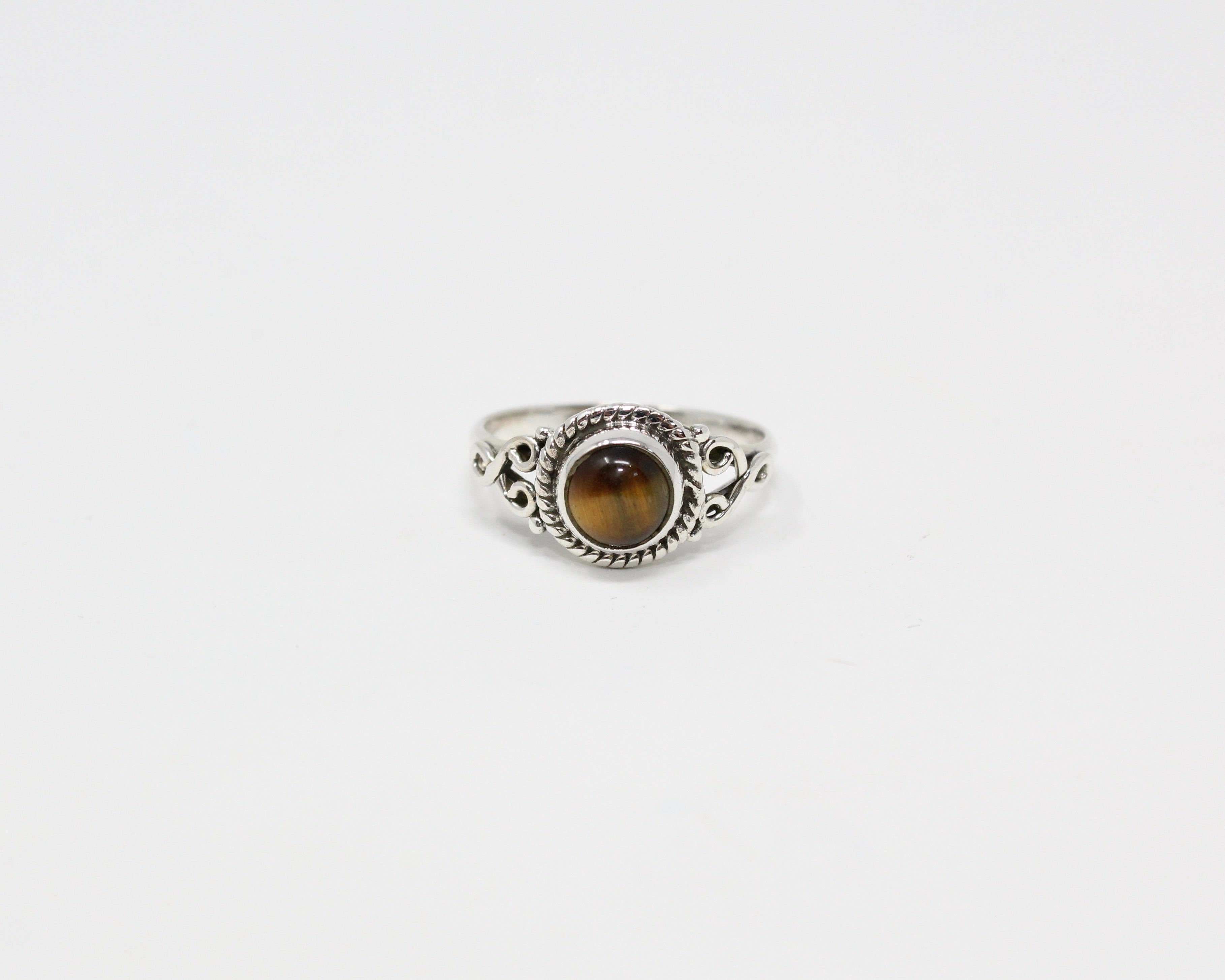 INTUITION, bague argent et pierre semi-précieuse, oeil-de-tigre.