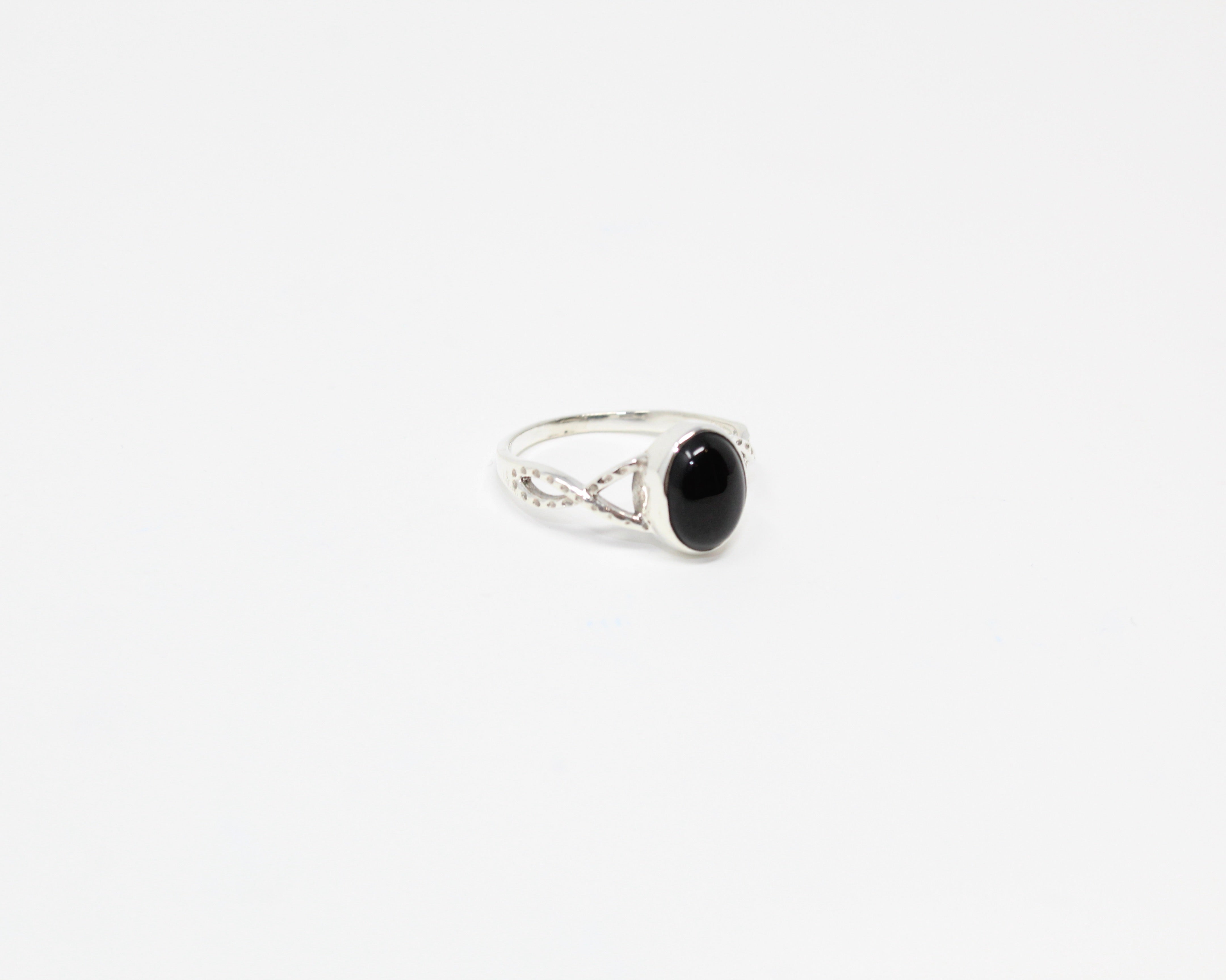 NOBLE, bague argent sterling & pierre semi-précieuse, onyx.