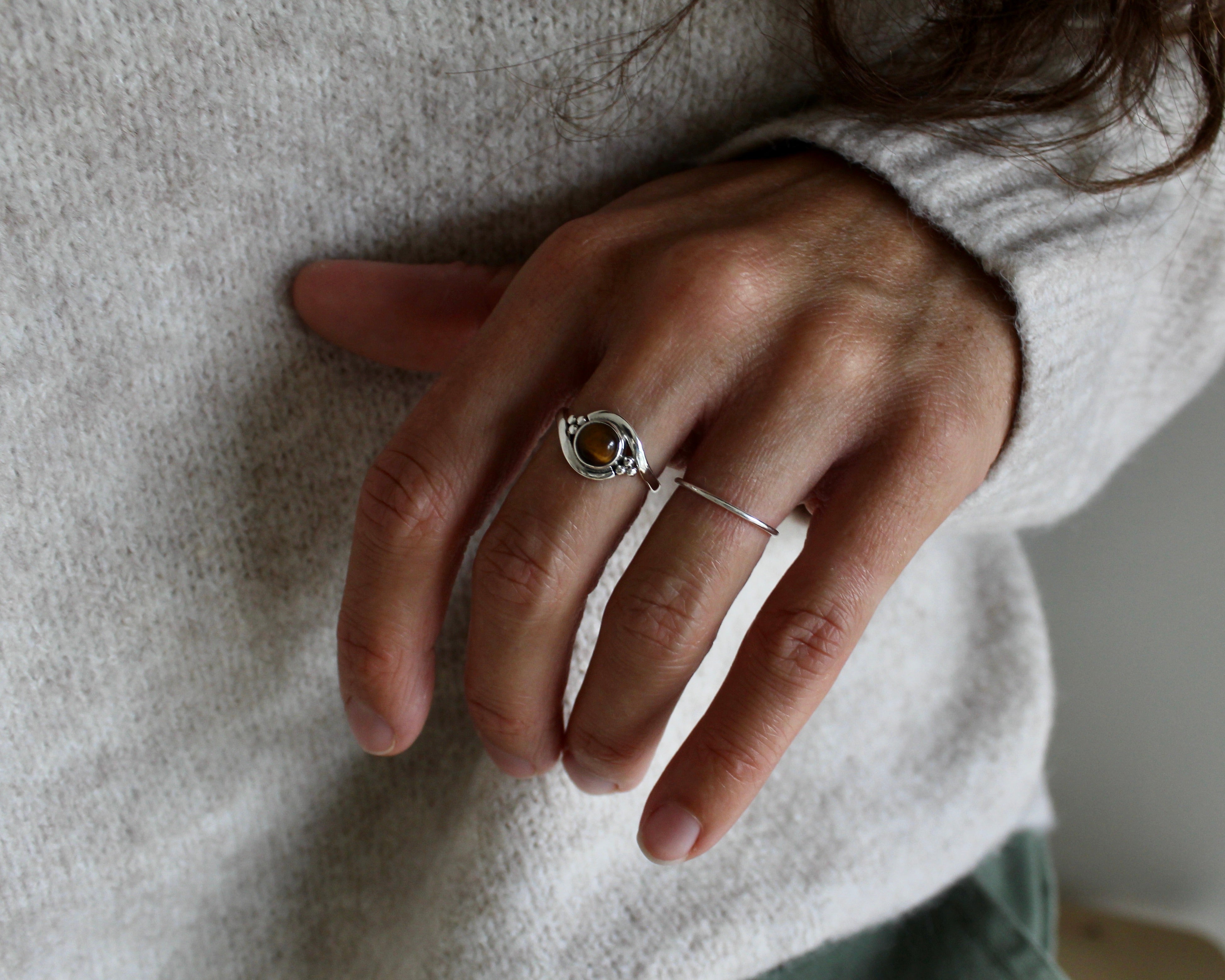 FINESSE, bague argent sterling et pierre semi-précieuse, oeil-de-tigre.