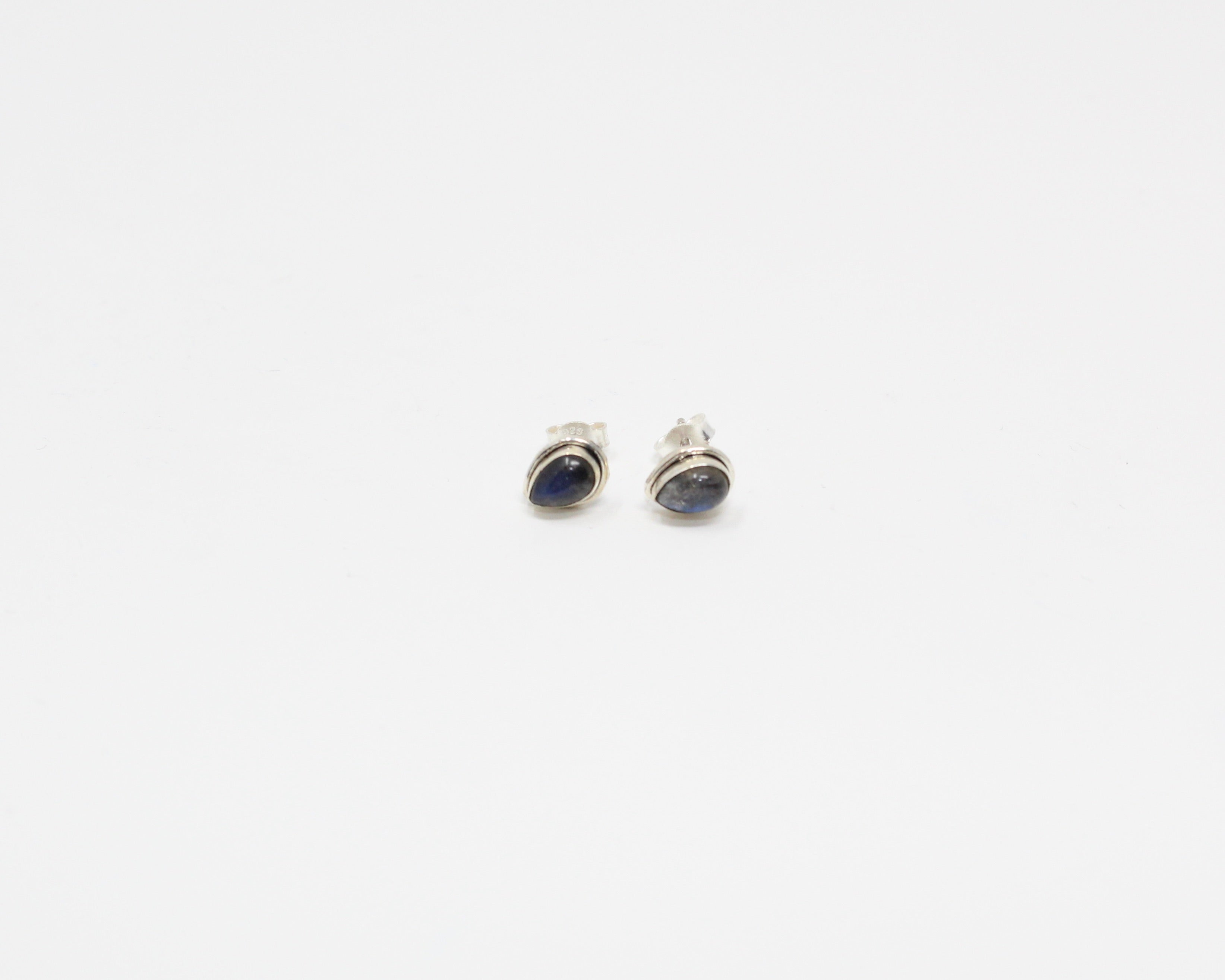 SIMPLICITÉ, boucle d'oreille, argent sterling et pierre semi-précieuse, labradorite.