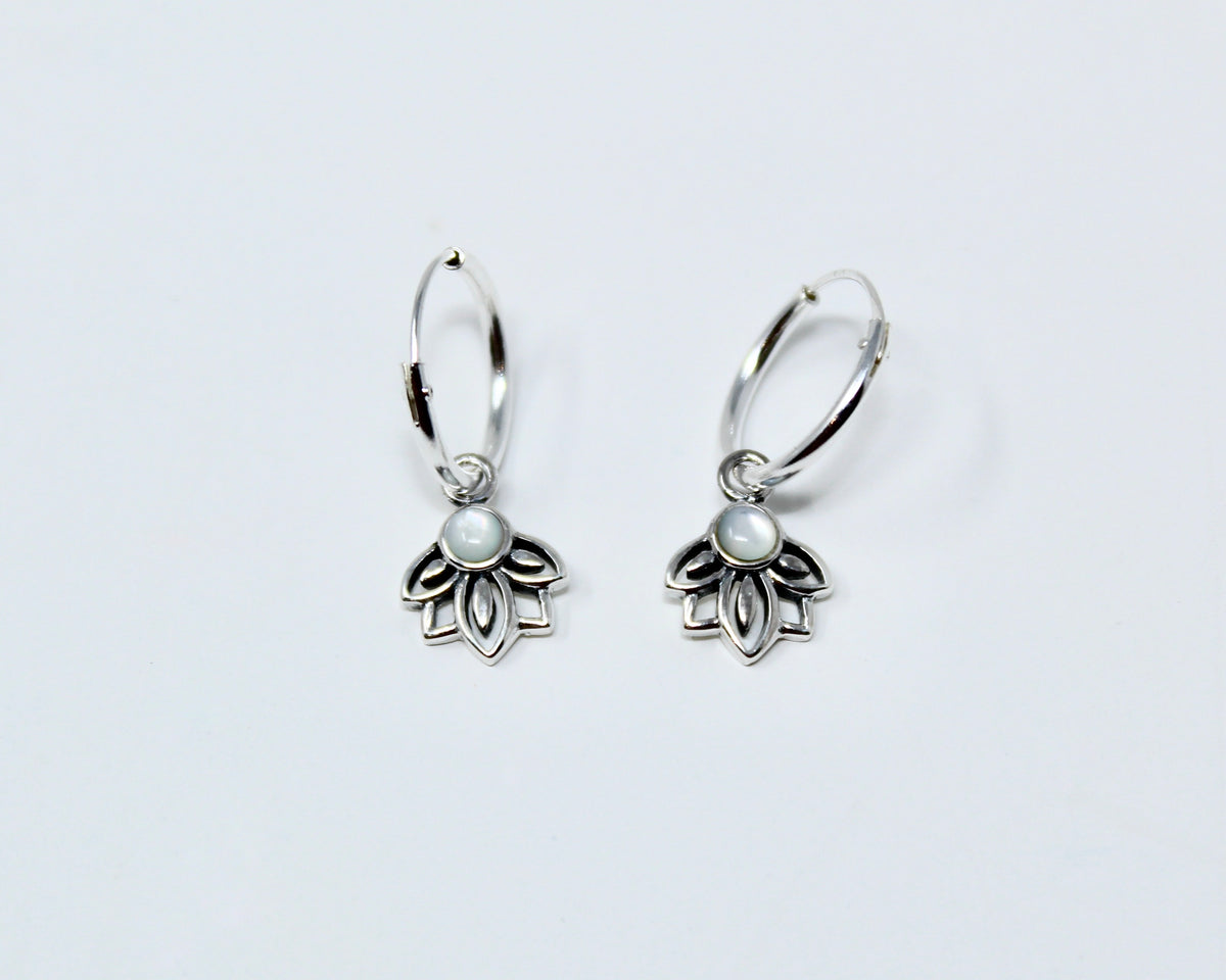 LOTUS, boucle d'oreille argent sterling.