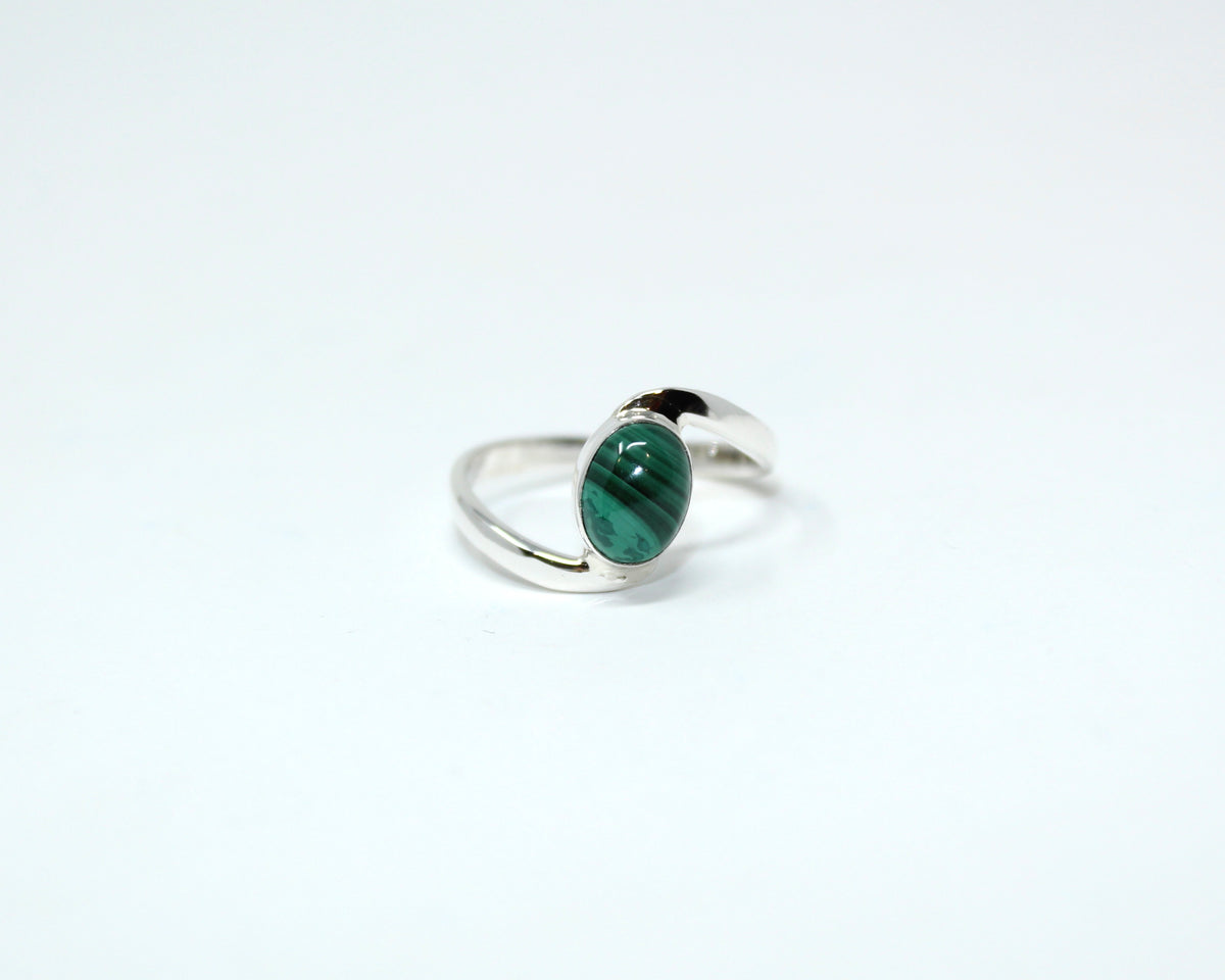ÉLÉGANCE, bague argent sterling et pierre semi-précieuse, malachite.