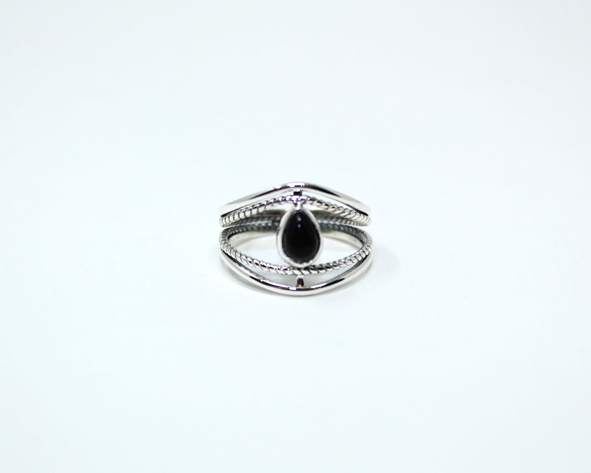 LOYAL, argent sterling et pierre semi-précieuse, onyx.