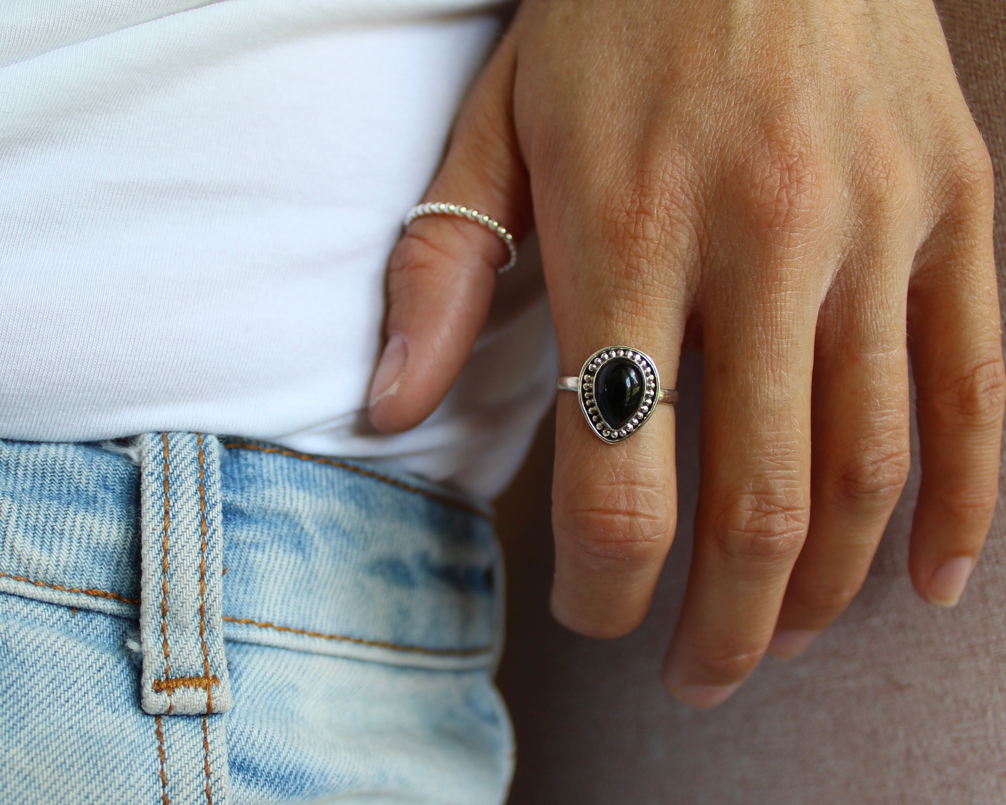 ÉLÉGANCE, bague argent sterling et pierre semi-précieuse, ONYX.