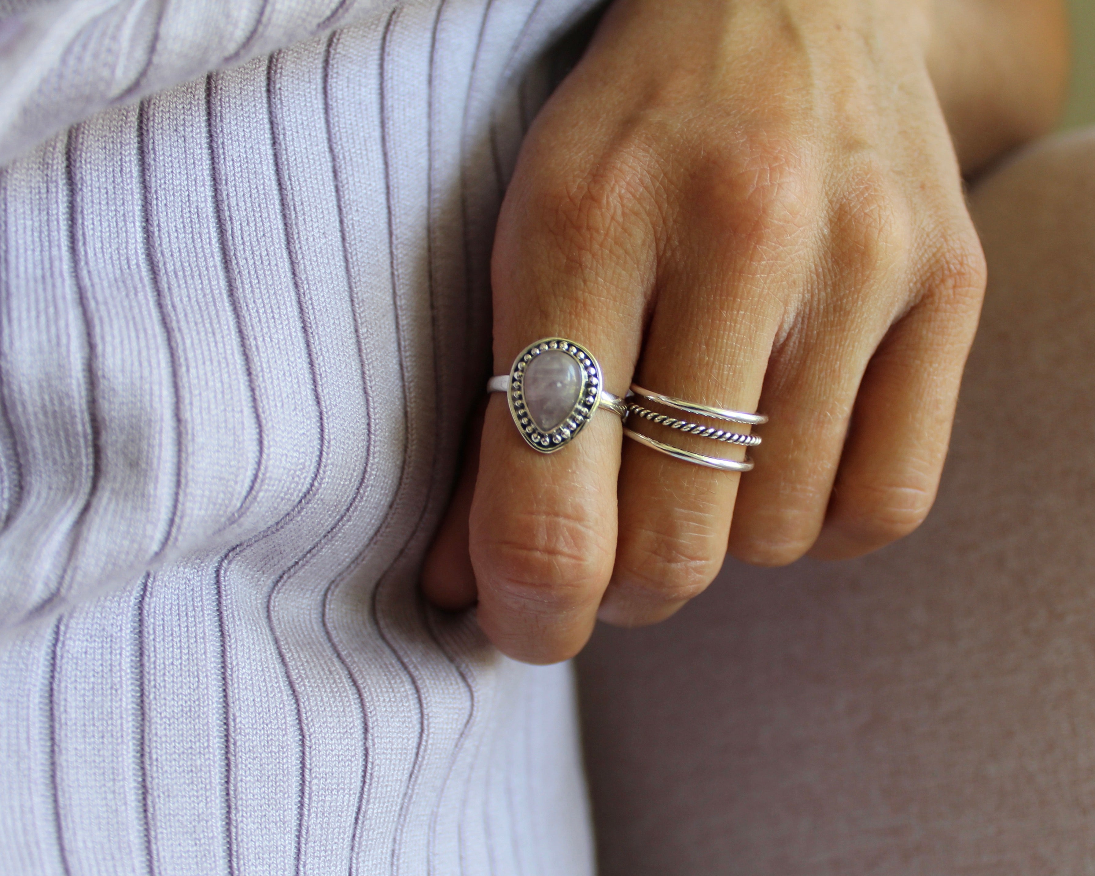 ÉLÉGANCE, bague argent sterling et pierre semi-précieuse, QUARTZ ROSE.