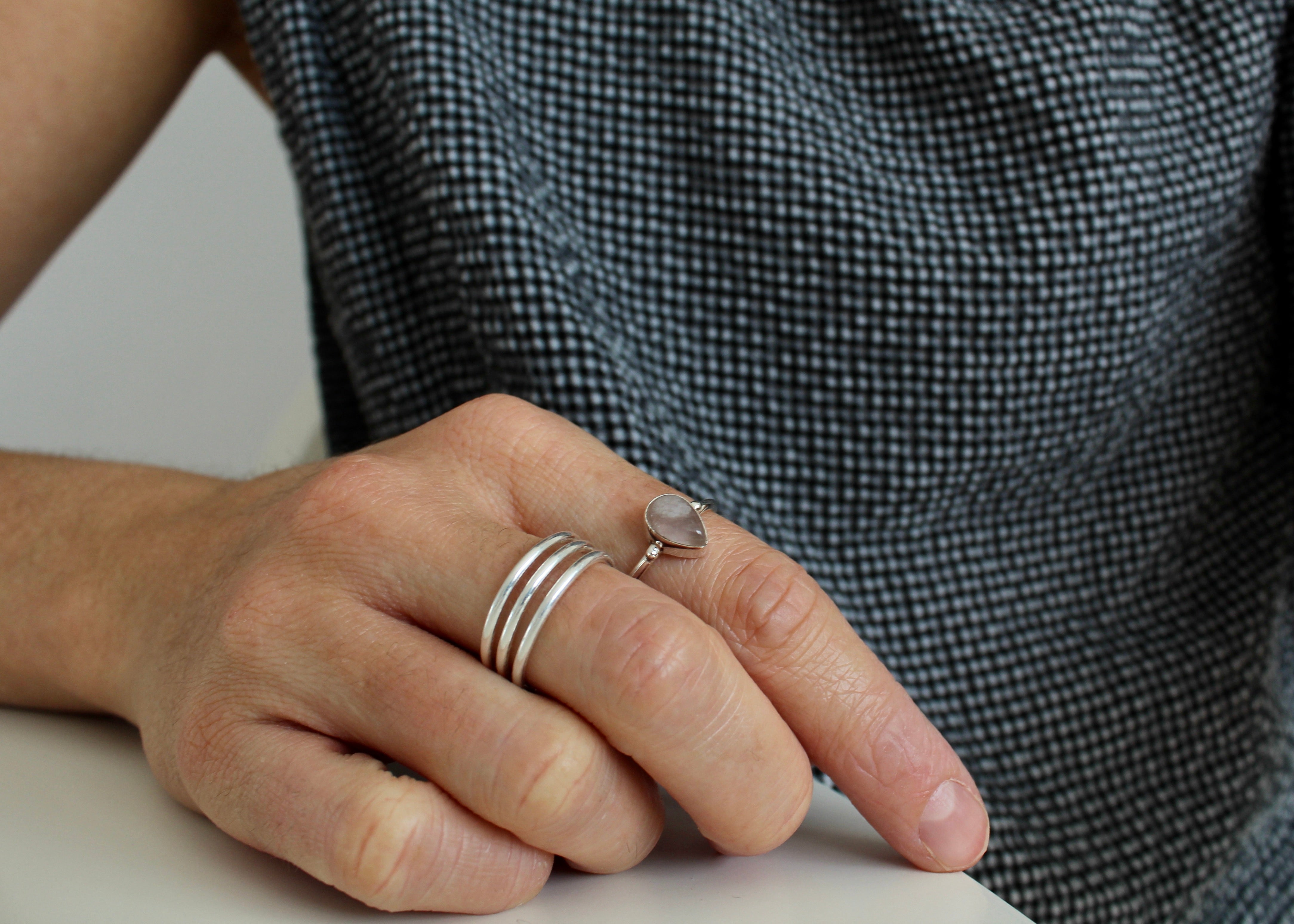 SIMPLICITÉ, bague argent sterling et pierre semi-précieuse, QUARTZ ROSE.