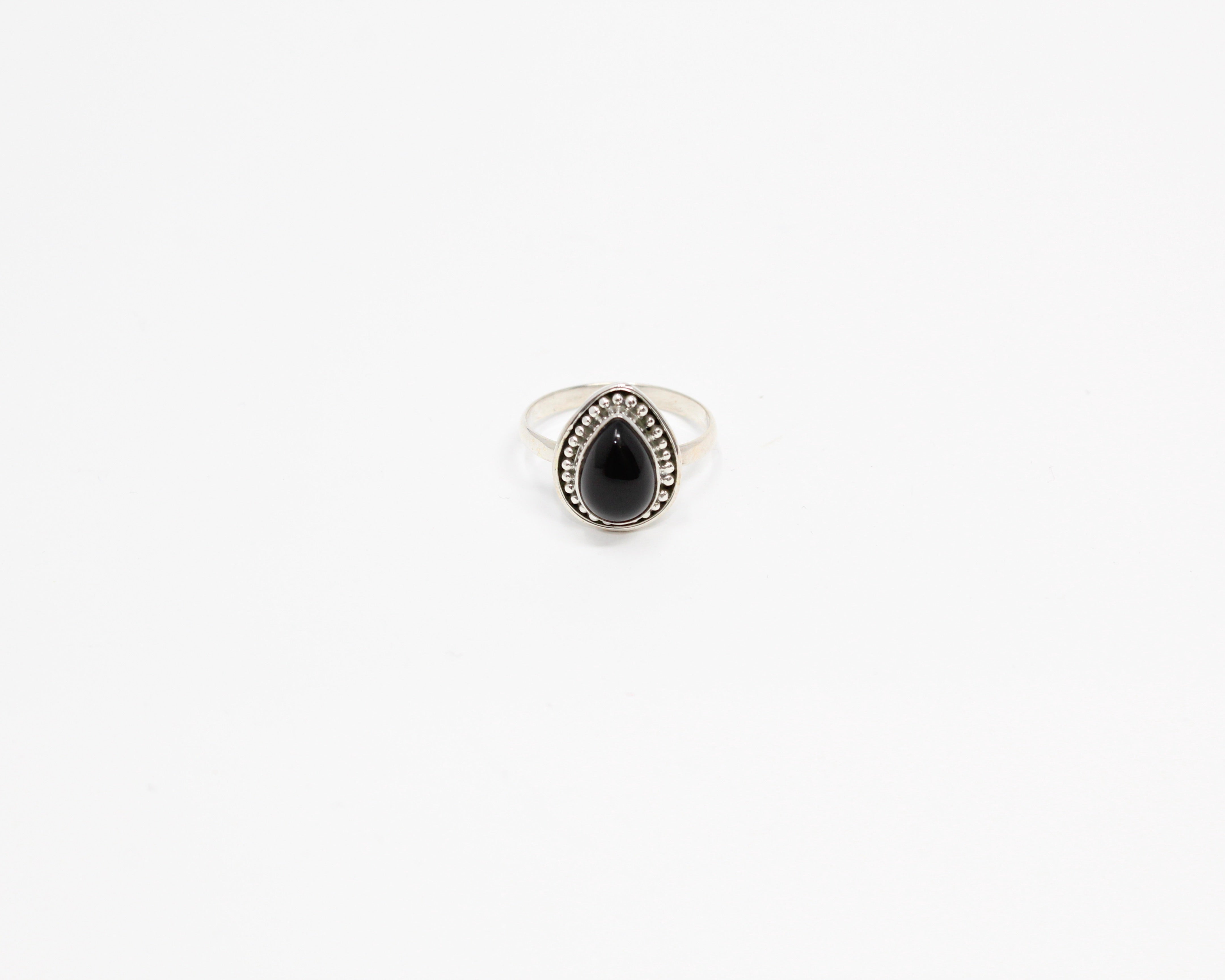 ÉLÉGANCE, bague argent sterling et pierre semi-précieuse, ONYX.
