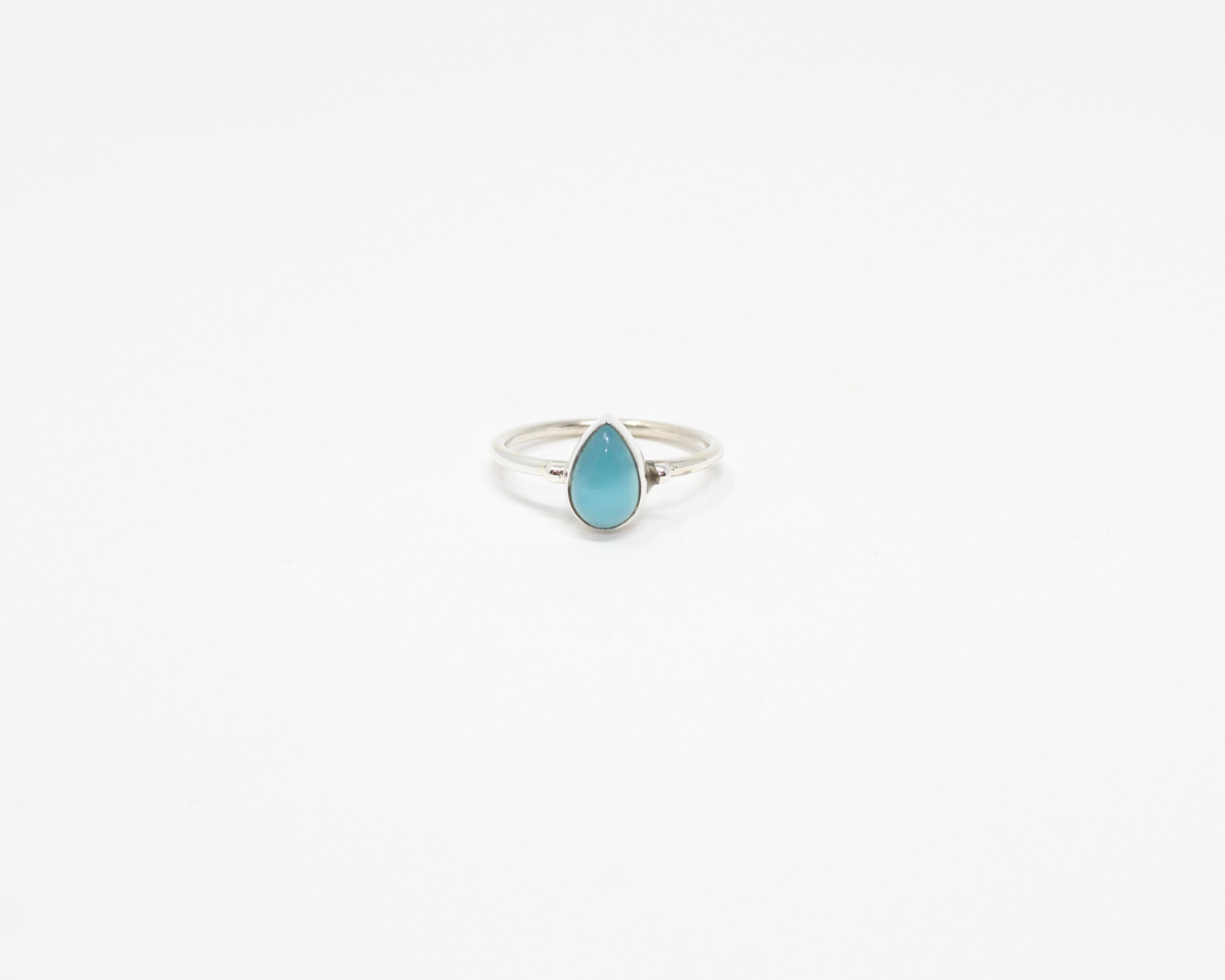 SIMPLICITÉ, bague argent sterling et pierre semi-précieuse, CALCÉDOINE BLEUE.