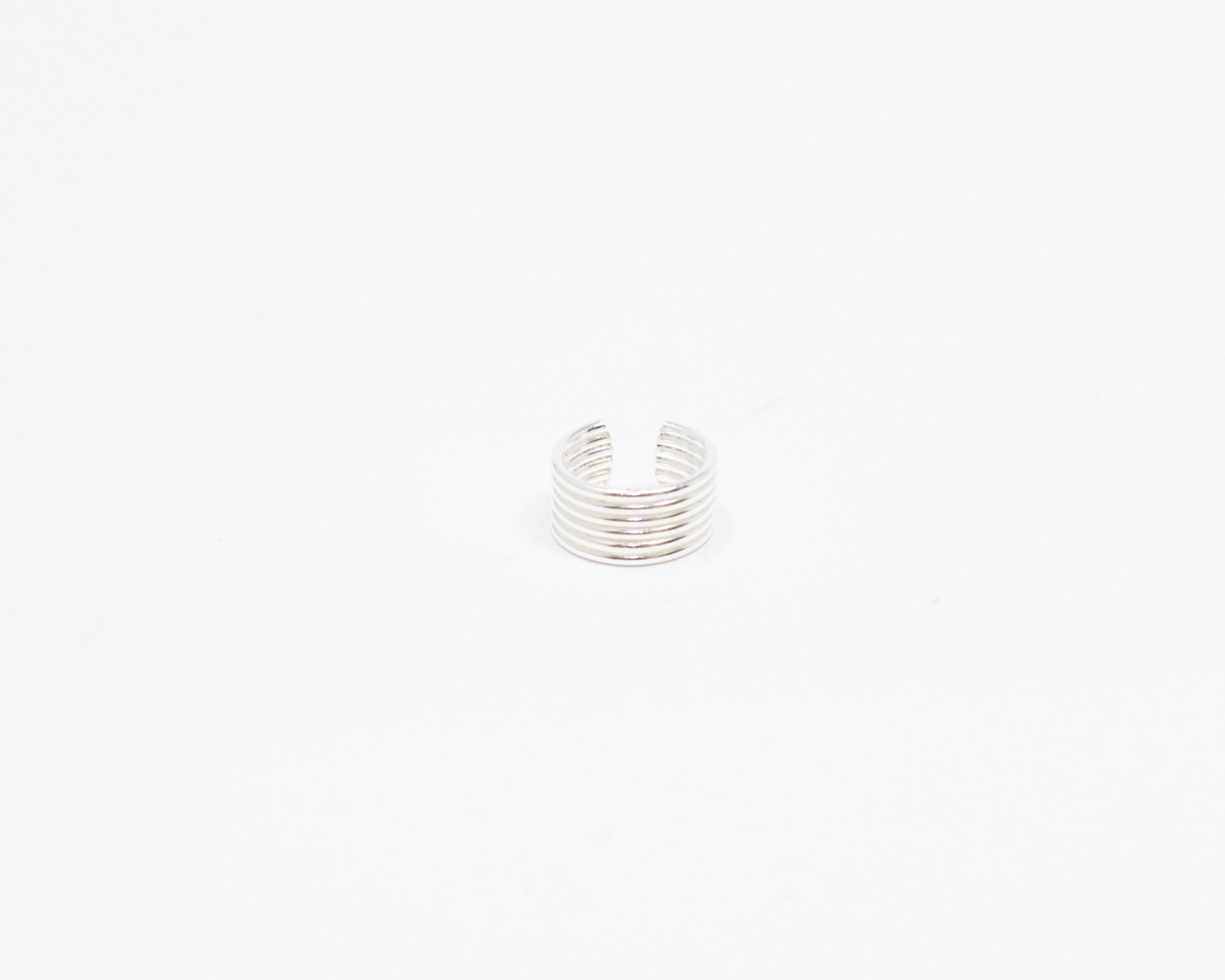 BETTY, manchette d'oreille.