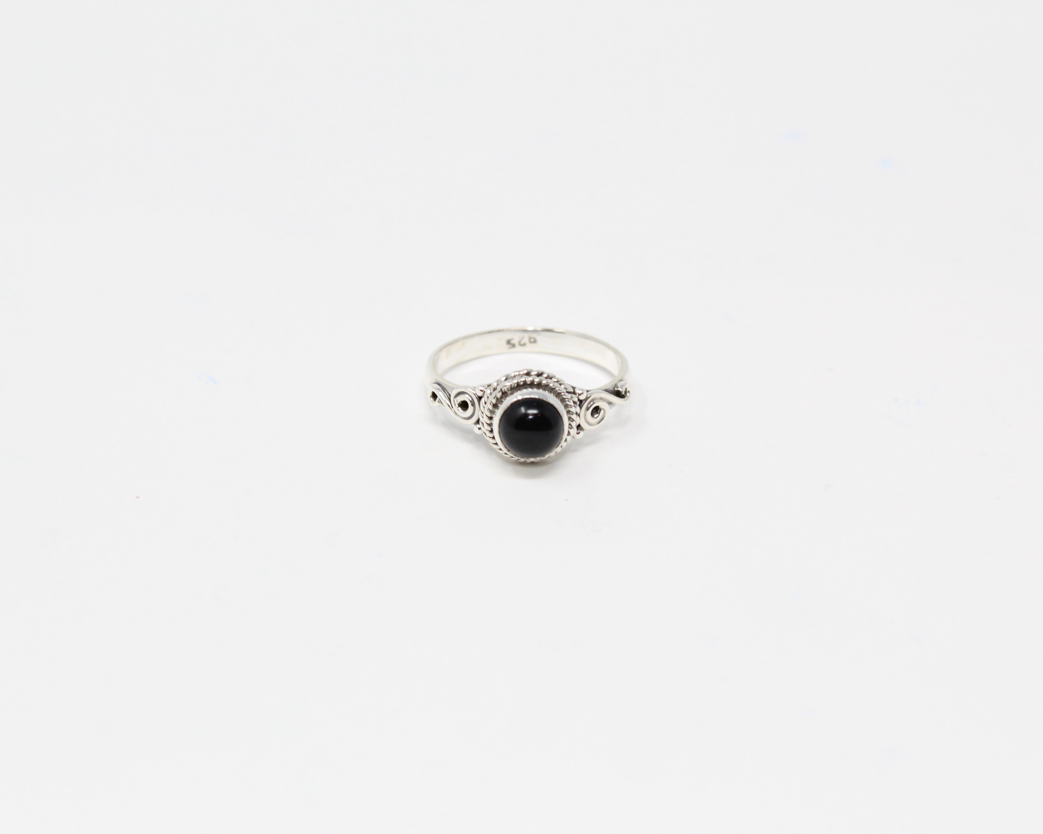 SINCÉRITÉ, bague argent sterling et pierre semi-précieuse, ONYX.
