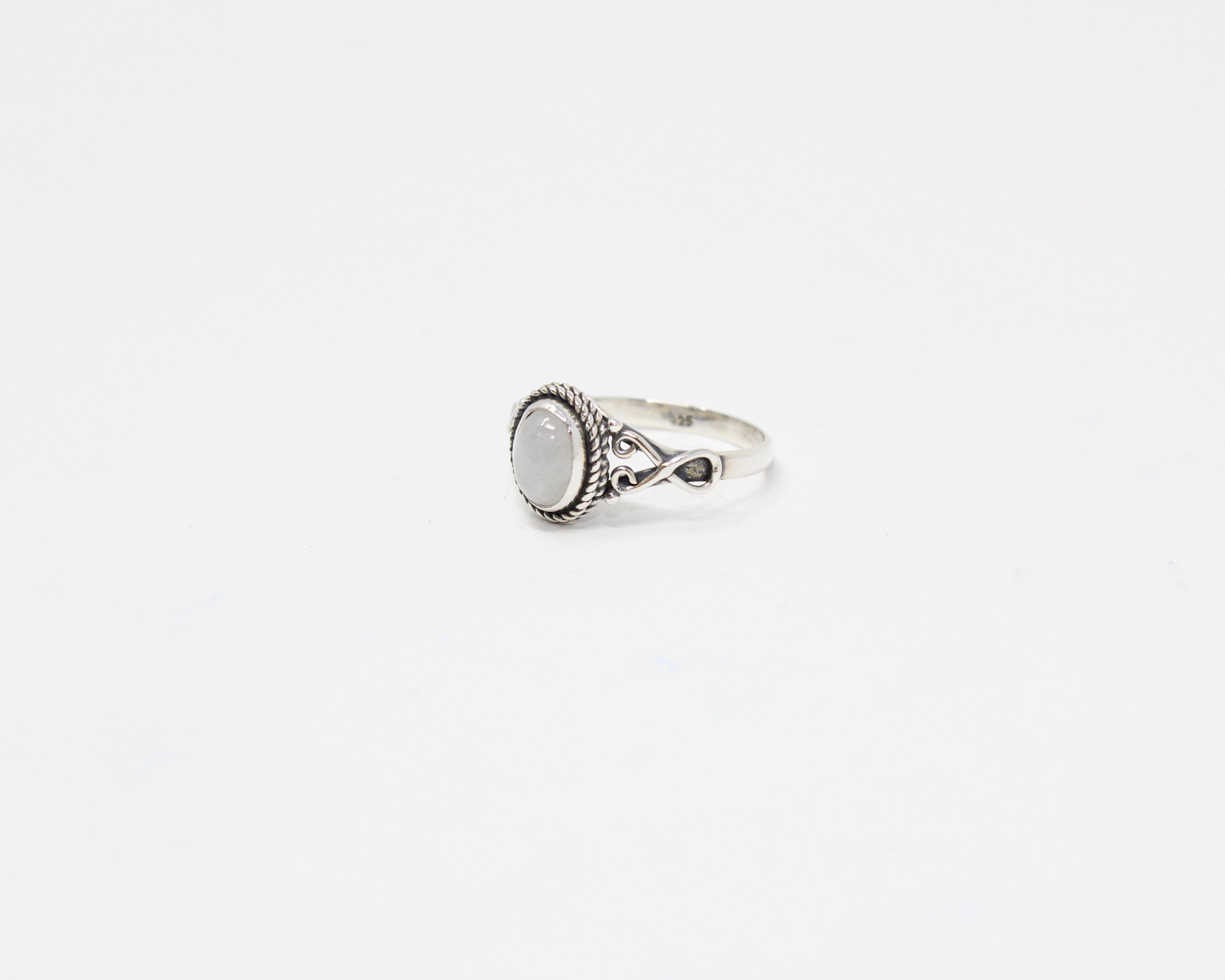 ÉTERNITÉ, bague argent sterling, pierre semi-précieuse, pierre de lune.