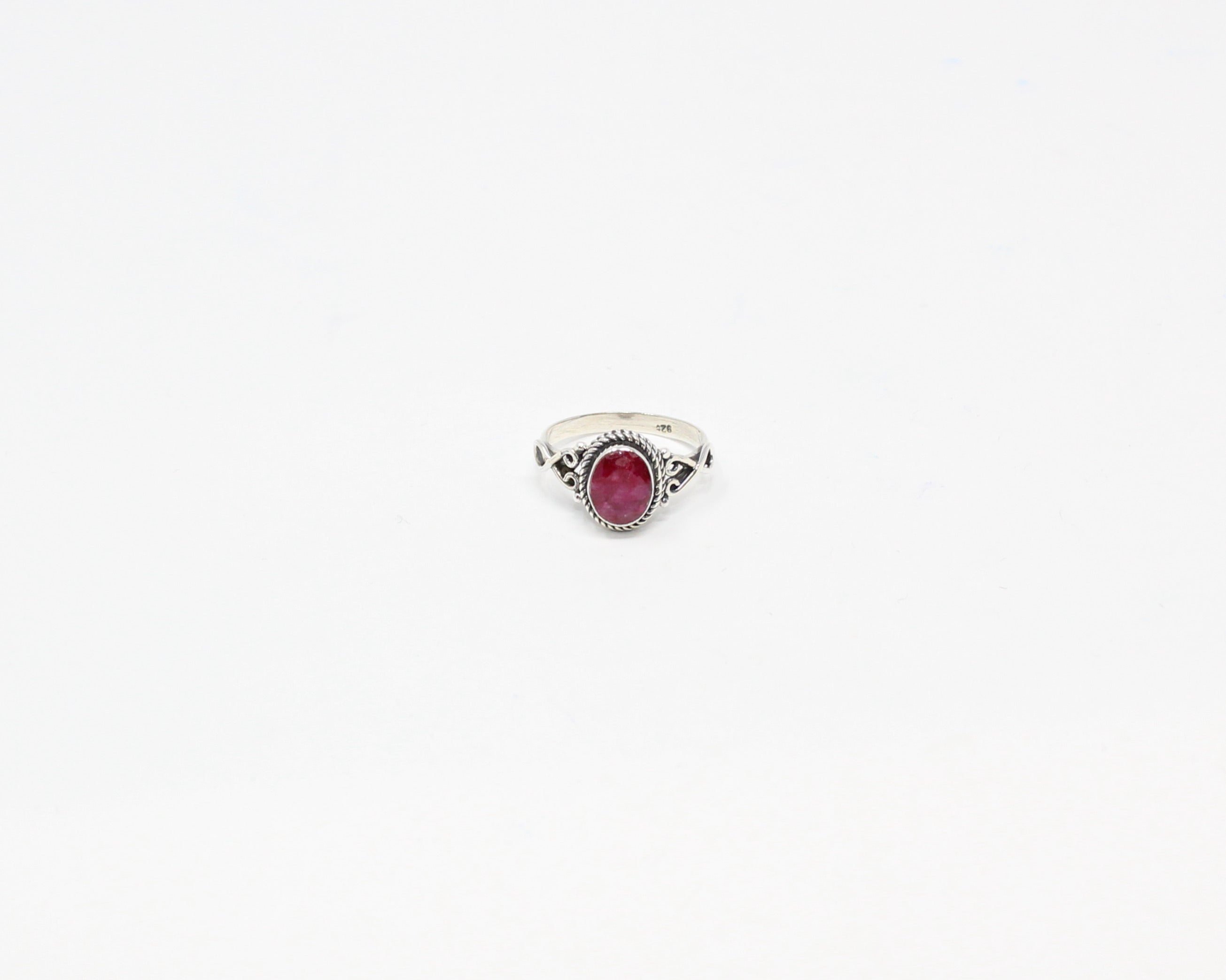 ÉTERNITÉ, bague argent sterling, pierre semi-précieuse, rubis.