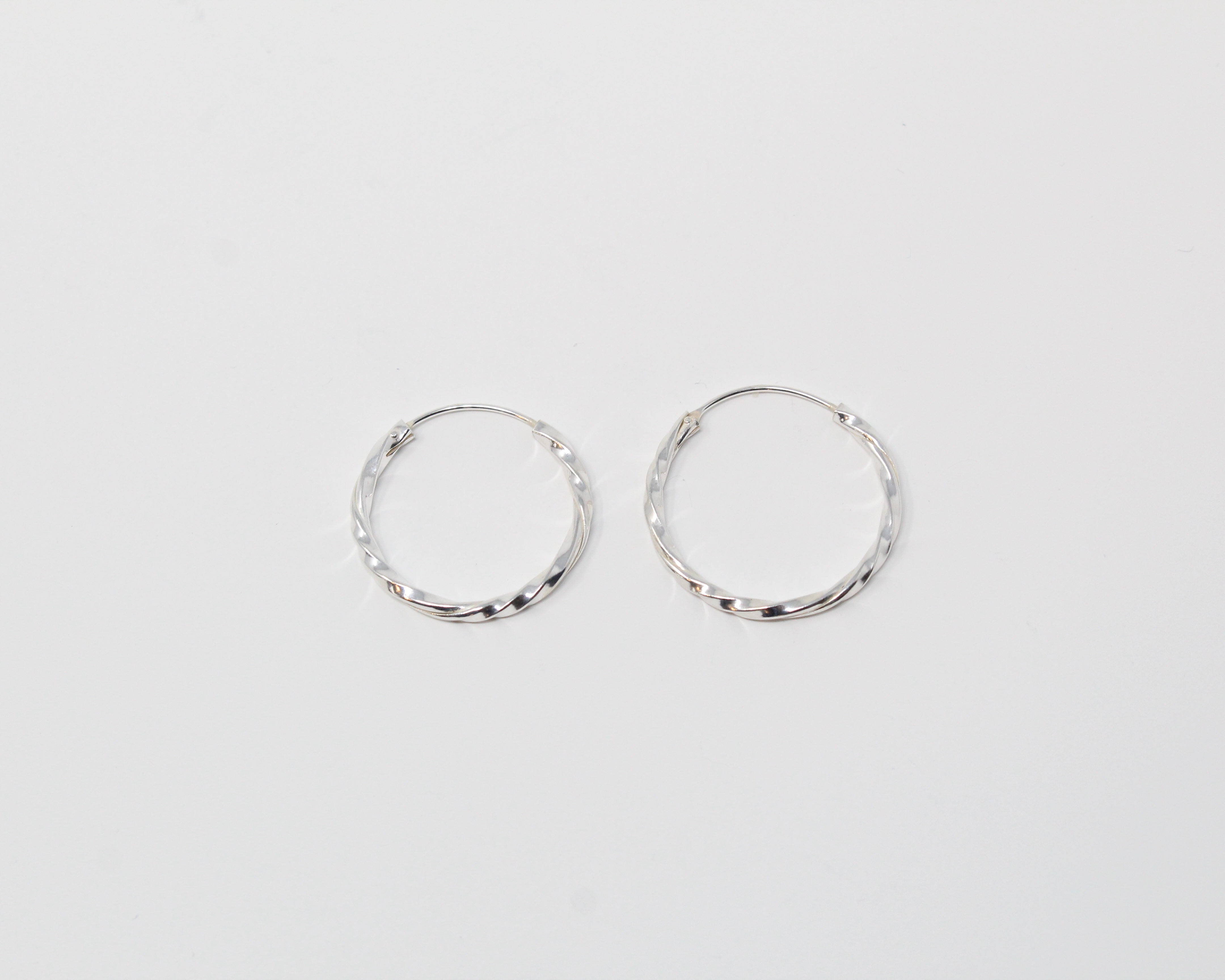 SASHA. anneaux argent sterling.