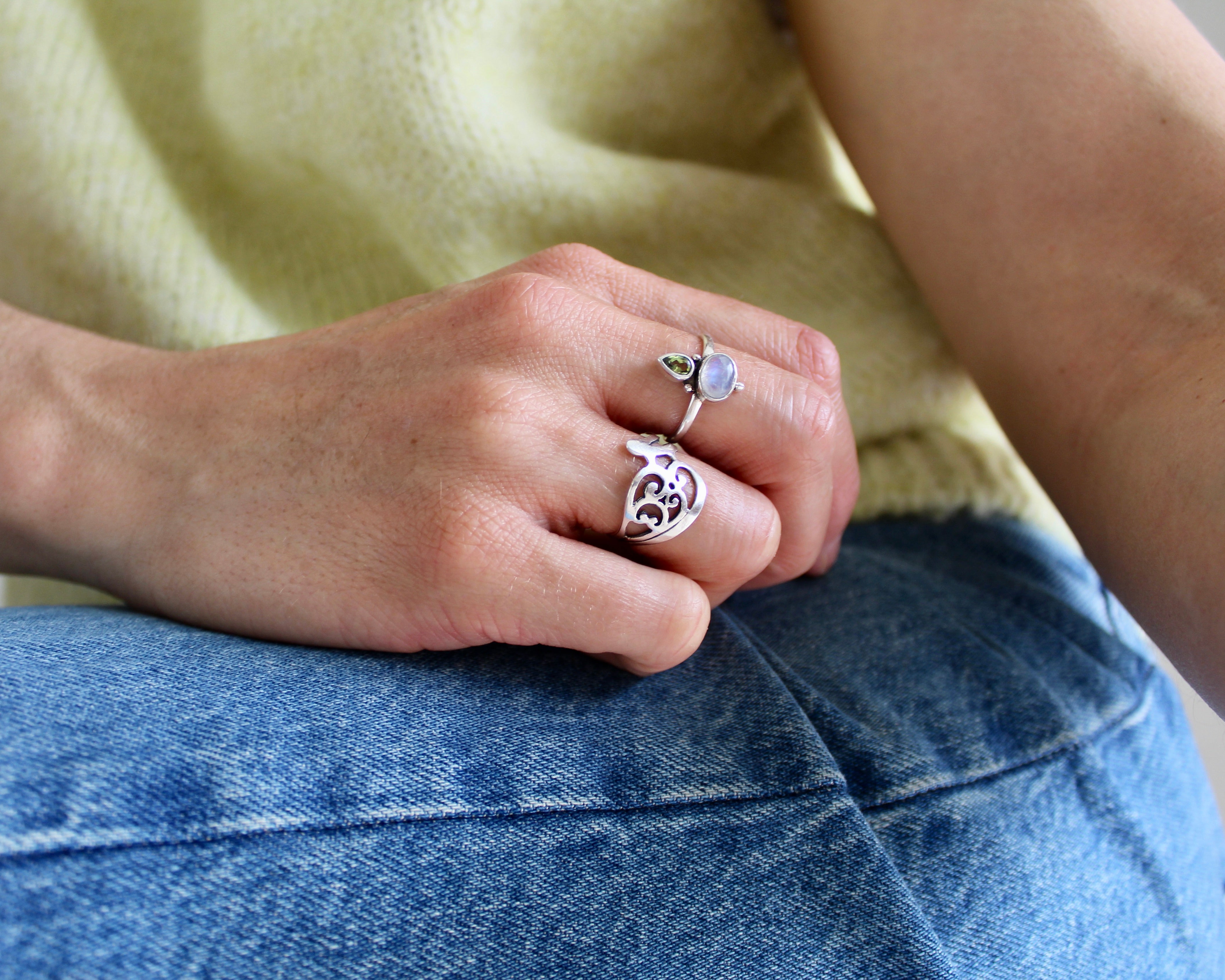 MERVEILLE, bague argent sterling et pierre semi-précieuse, pierre de lune & péridot.