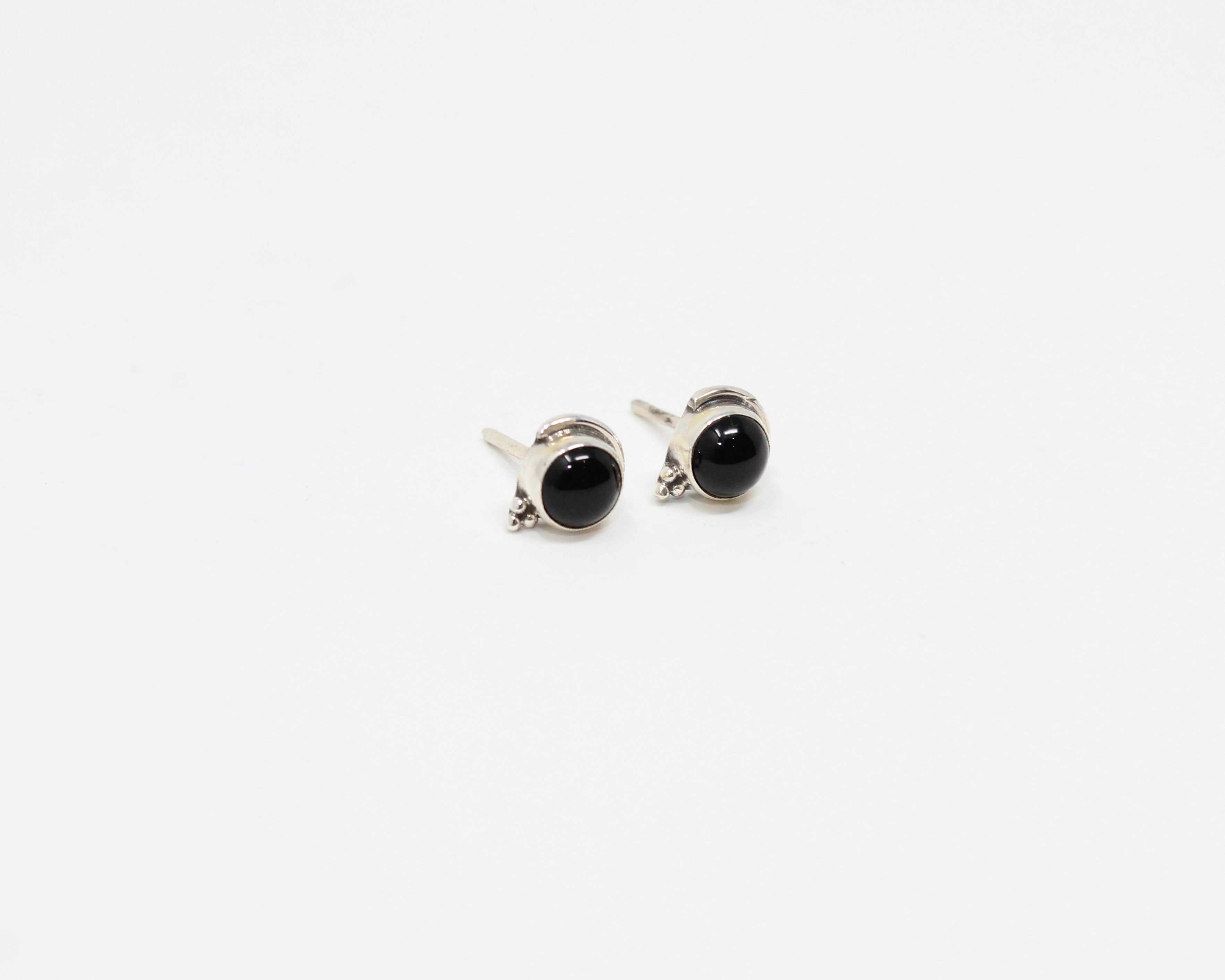 FINESSE, boucle d'oreille argent sterling et pierre semi-précieuse, onyx.