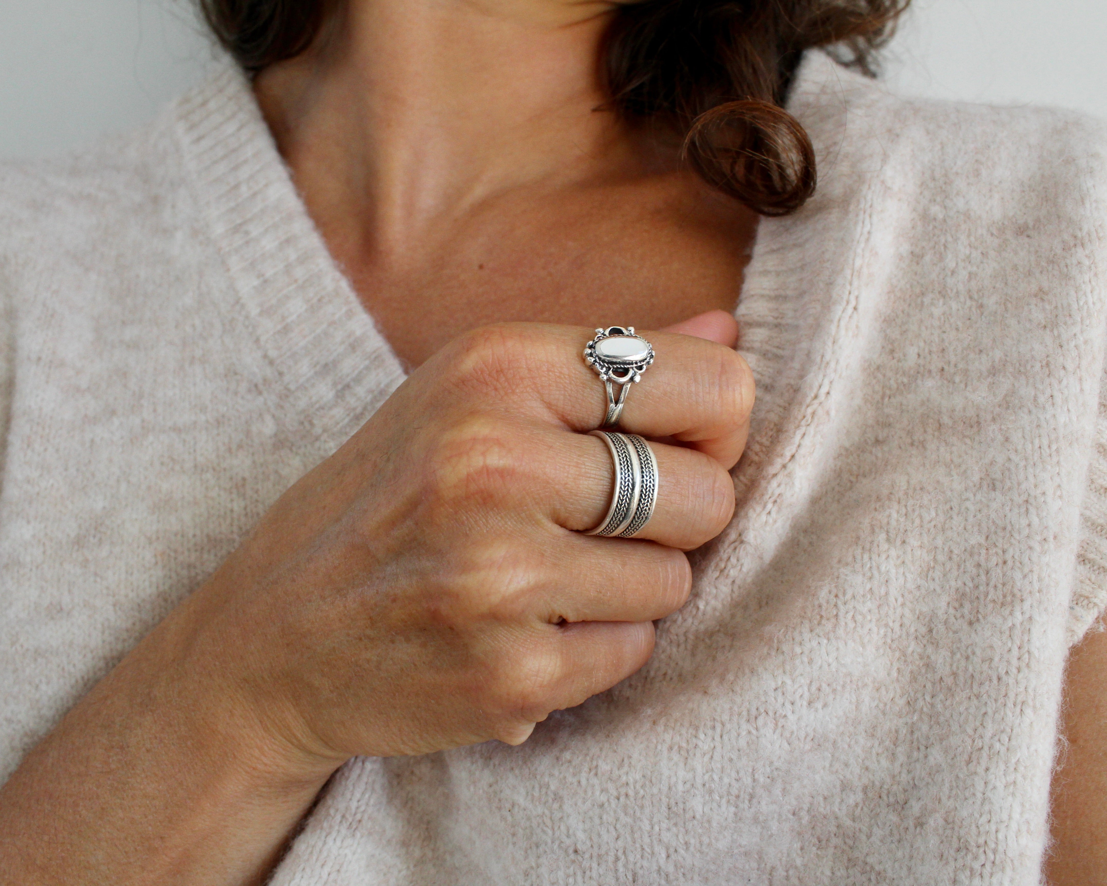 OASIS, bague argent sterling et nacre de perle.