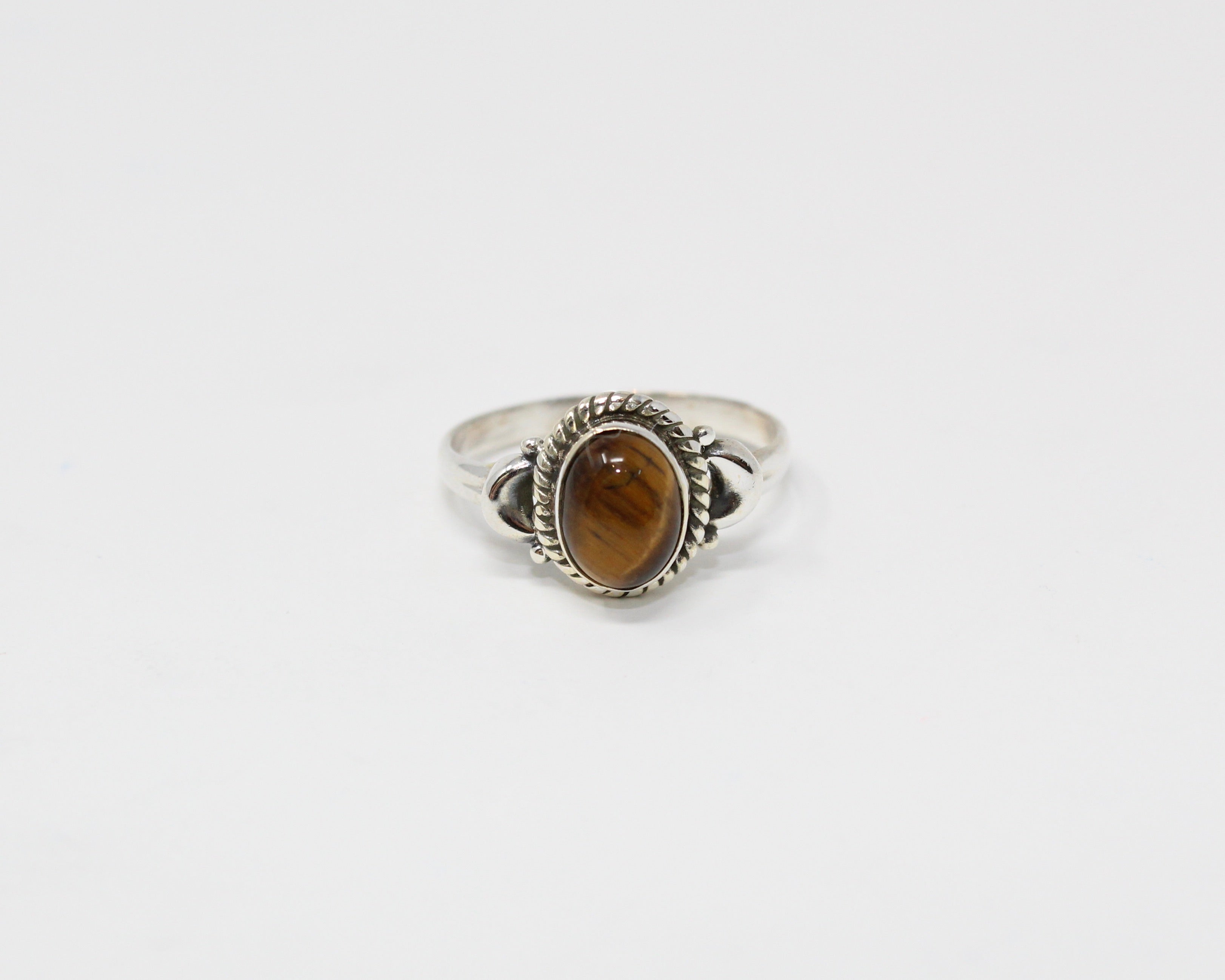 PROTECTION, bague argent et pierre semi-précieuse, oeil-de-tigre.