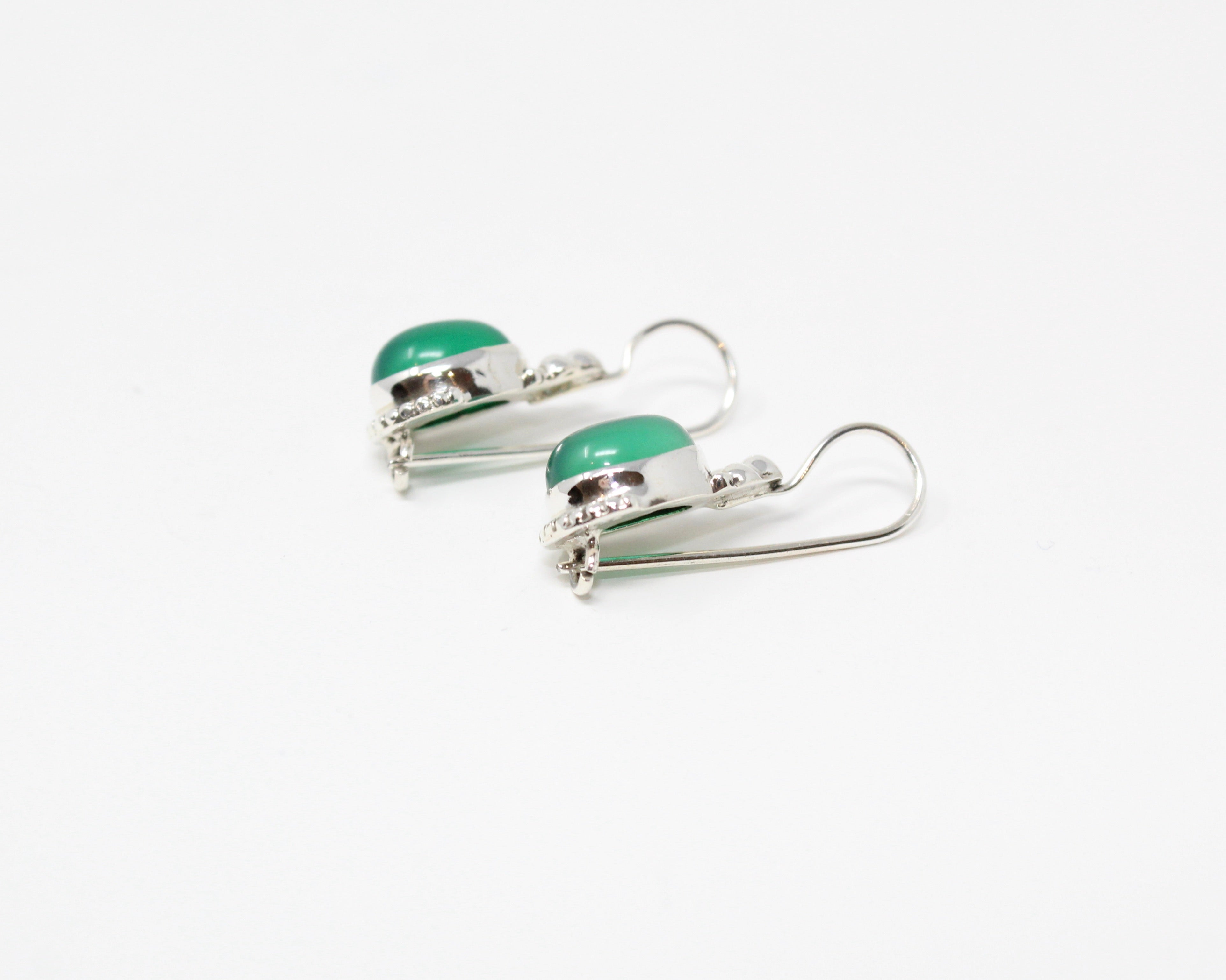 ÉQUILIBRE, boucle d'oreille argent sterling et pierre semi-précieuse, onyx vert.