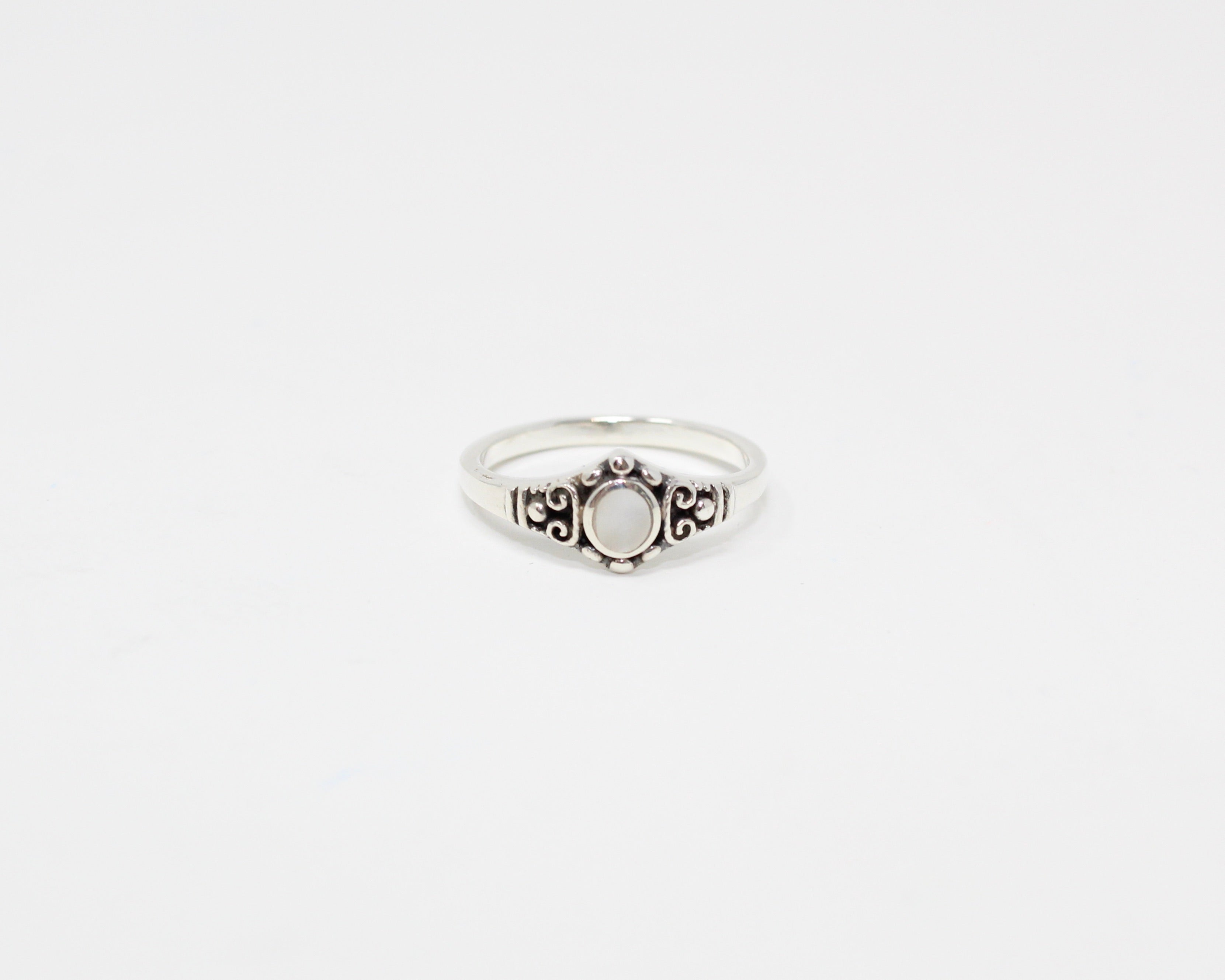 PERLÉE, bague argent sterling & nacre de perle.