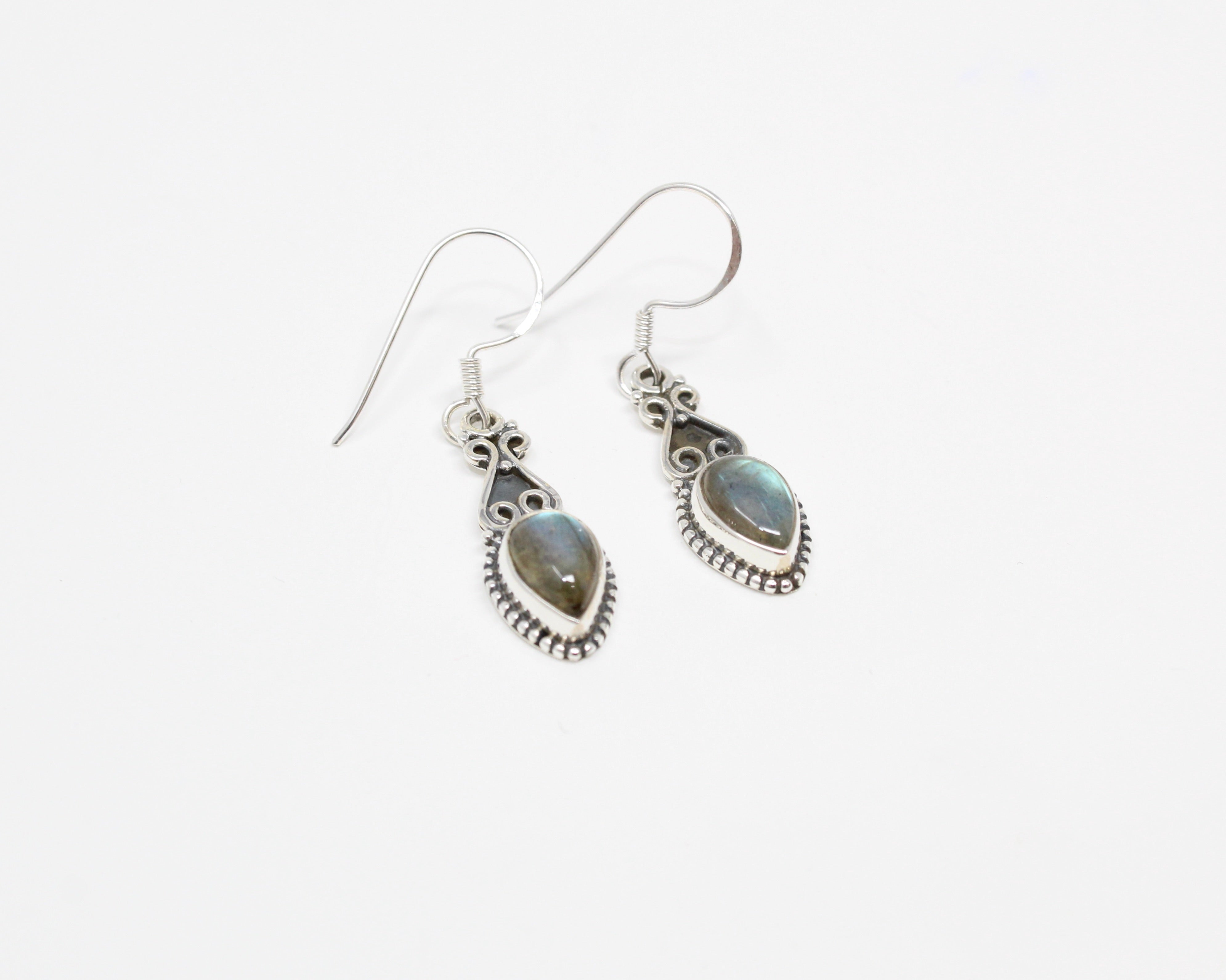 SUMAC, boucles d'oreilles argent sterling et pierre semi-précieuse, labradorite.