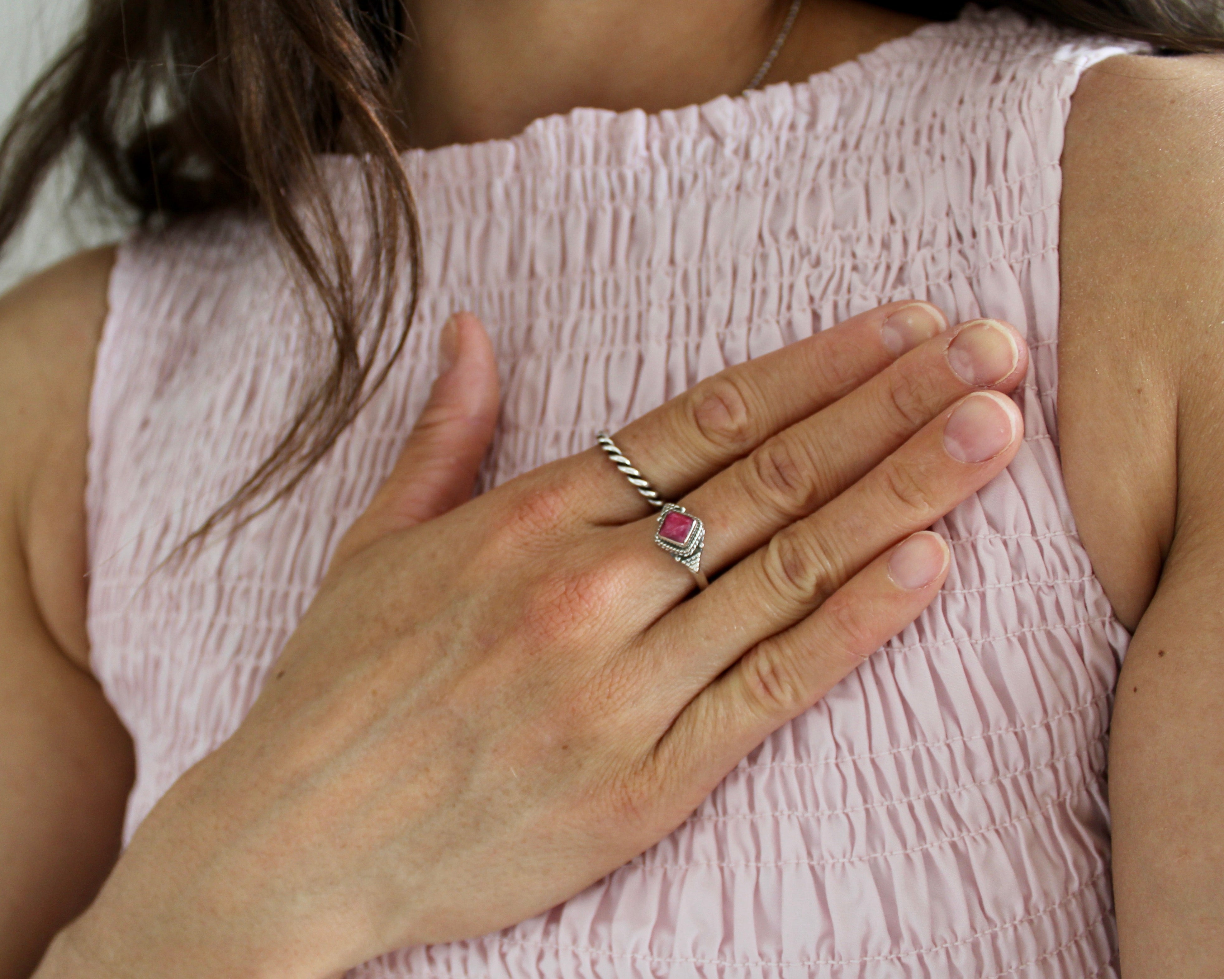 RAISON, bague argent sterling et pierre semi-précieuse, rubis.