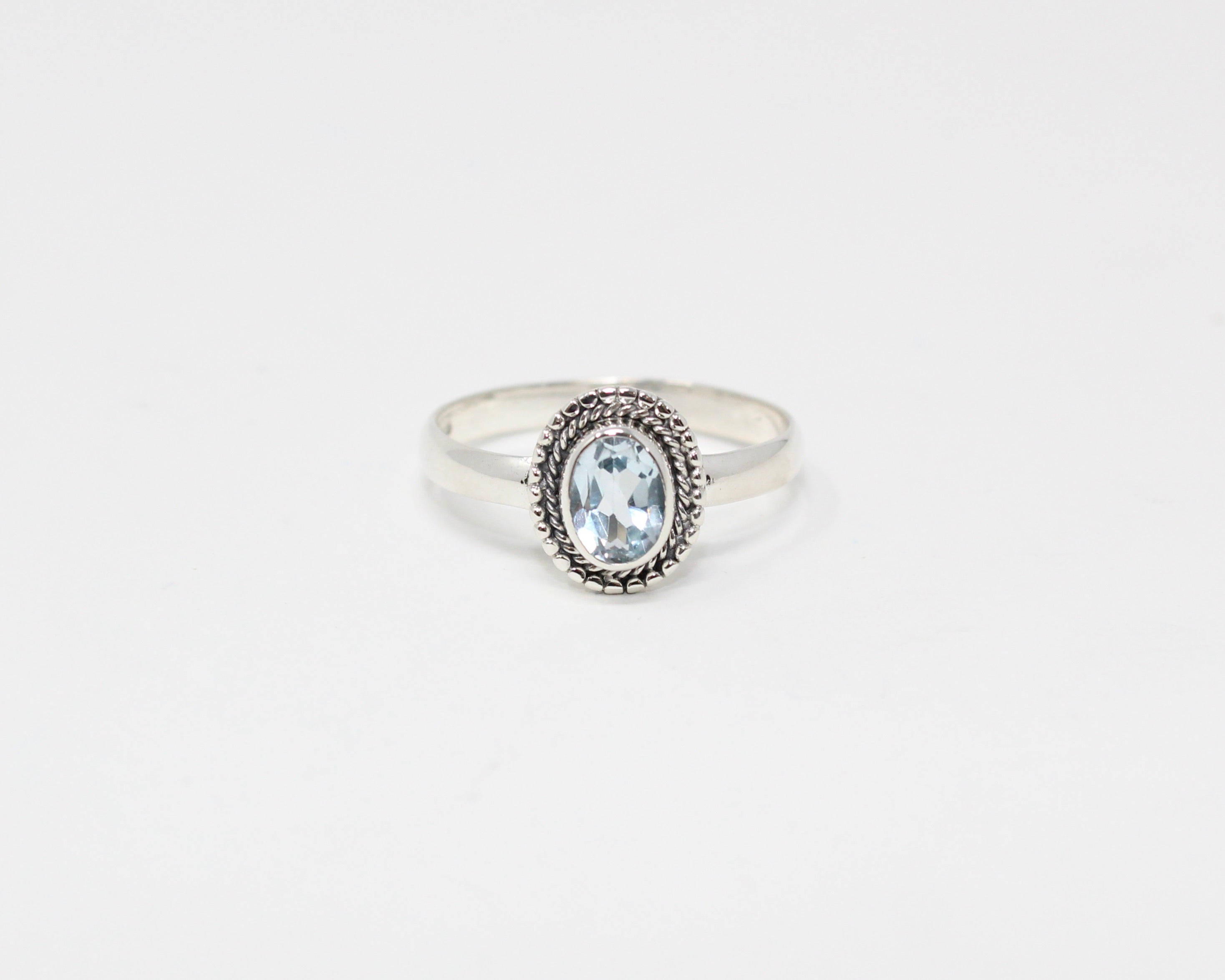CRÉATIVE, bague argent et pierre semi-précieuse, aigue-marine.