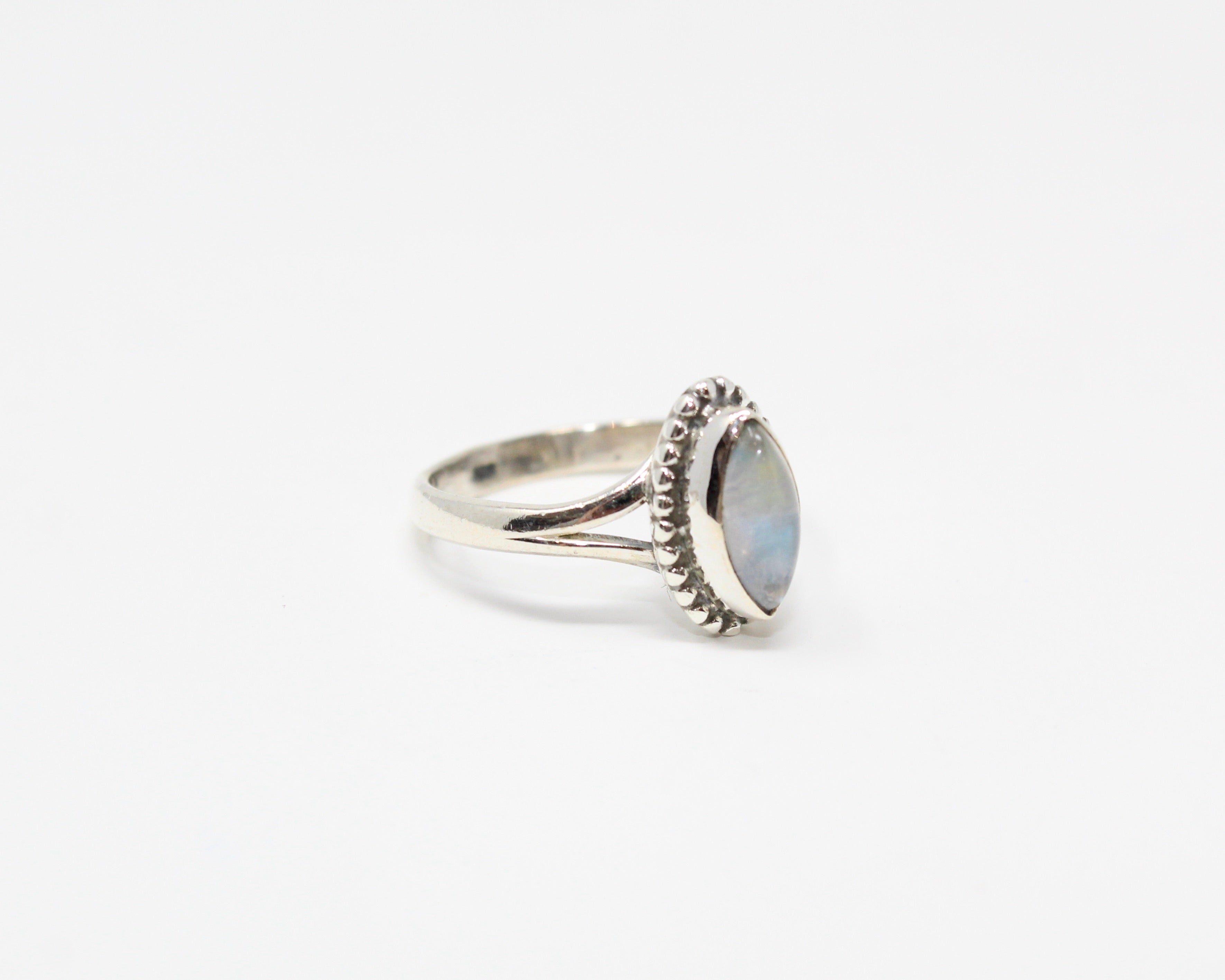 Abondance, bague argent sterling et pierre semi-précieuse, pierre de lune.