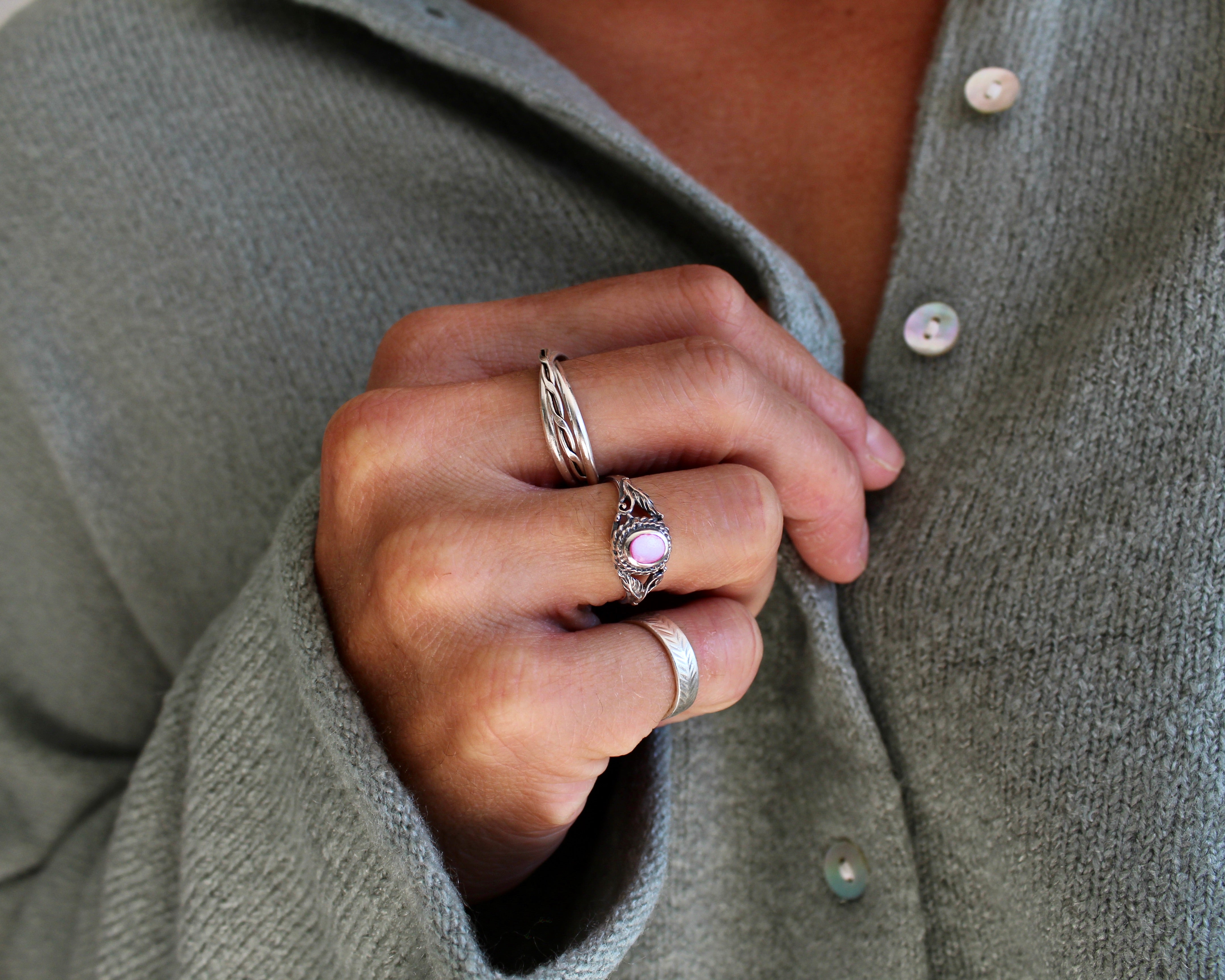 ROSÉE, bague argent sterling & nacre de perle.
